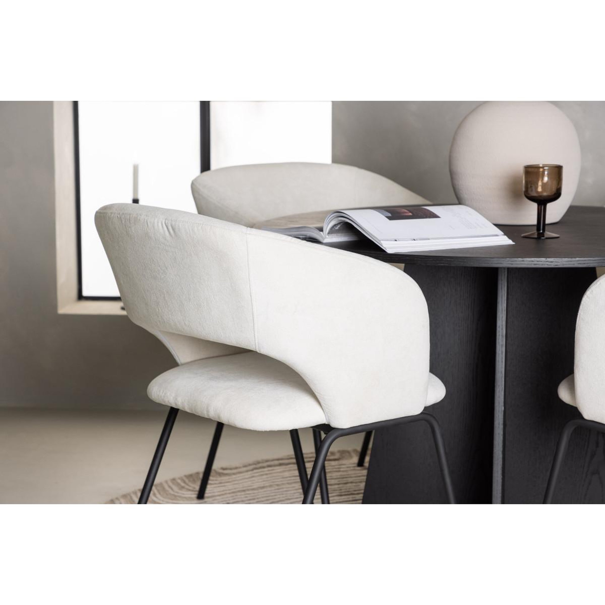 Voir la diapositive 4 : Paris Prix Ensemble table à manger & 4 chaises  bootcut & day  110cm blanc & noir