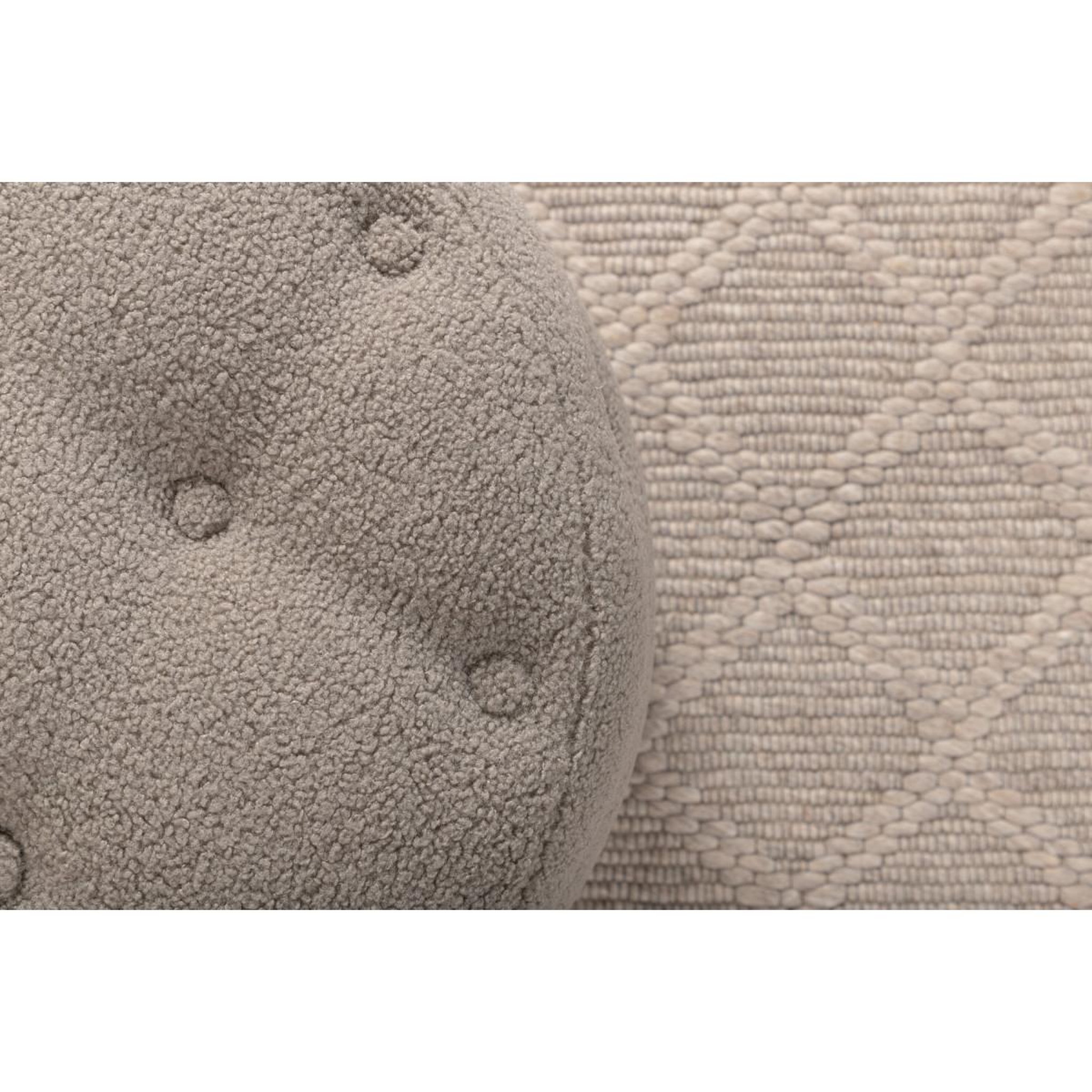 Voir la diapositive 4 : Paris Prix Pouf capitonné tissu bouclette  benjamin  55cm grège