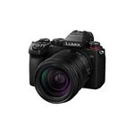 PANASONIC Appareil photo Hybride Plein Format Panasonic Lumix S5D Noir + optique 28 200