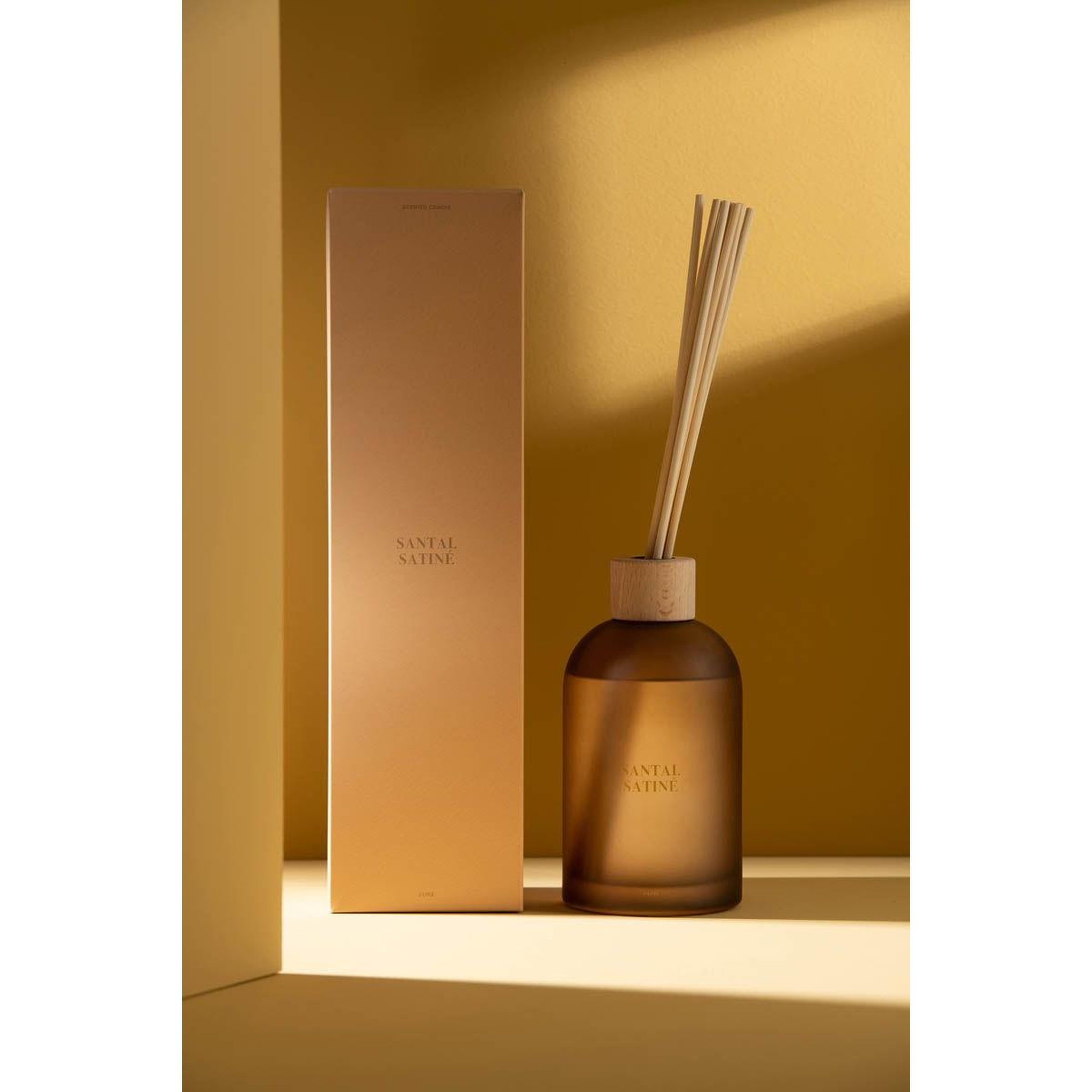 Voir la diapositive 6 : J-LINE Diffuseur de parfum  accords essentiels  550ml santal satiné
