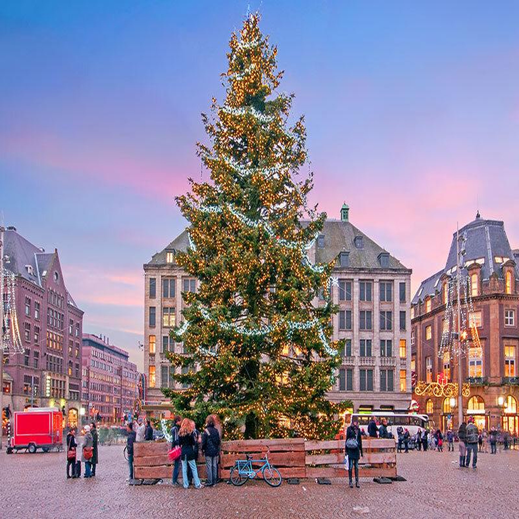 Voir la diapositive 2 : Smartbox Marché de Noël en Europe : 2 jours à Amsterdam pour profiter des fêtes - Coffret Cadeau Séjour
