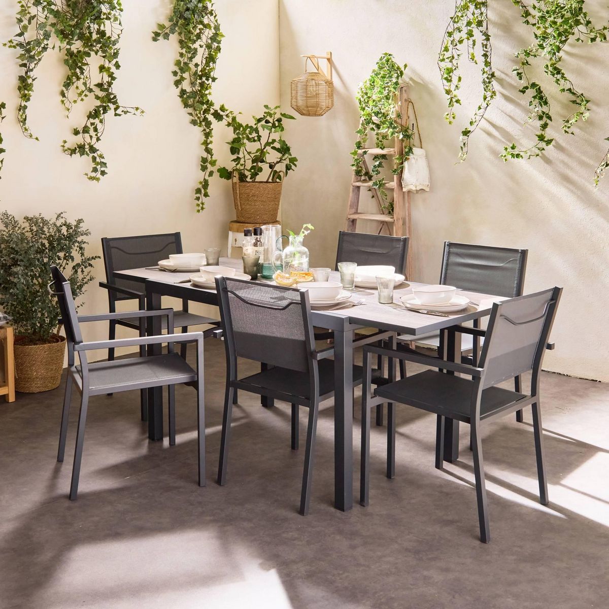 SWEEEK Table de jardin aluminium 120/180cm avec 6 chaises empilables aluminium et textilène