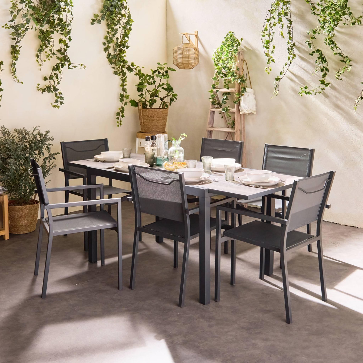 SWEEEK Table de jardin aluminium 120/180cm avec 6 chaises empilables aluminium et textilène