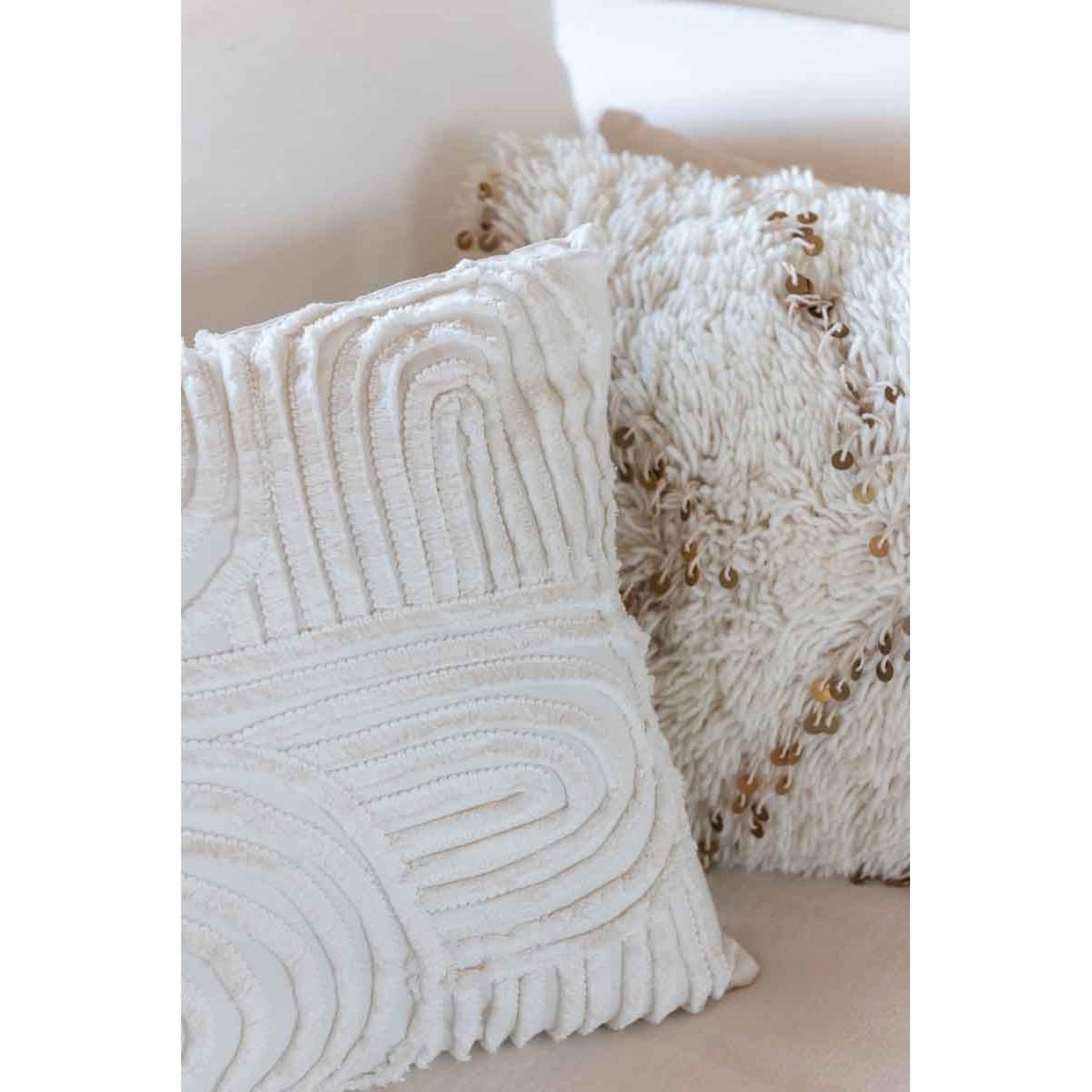 Voir la diapositive 4 : J-LINE Coussin déco  perles  45x45cm blanc & or