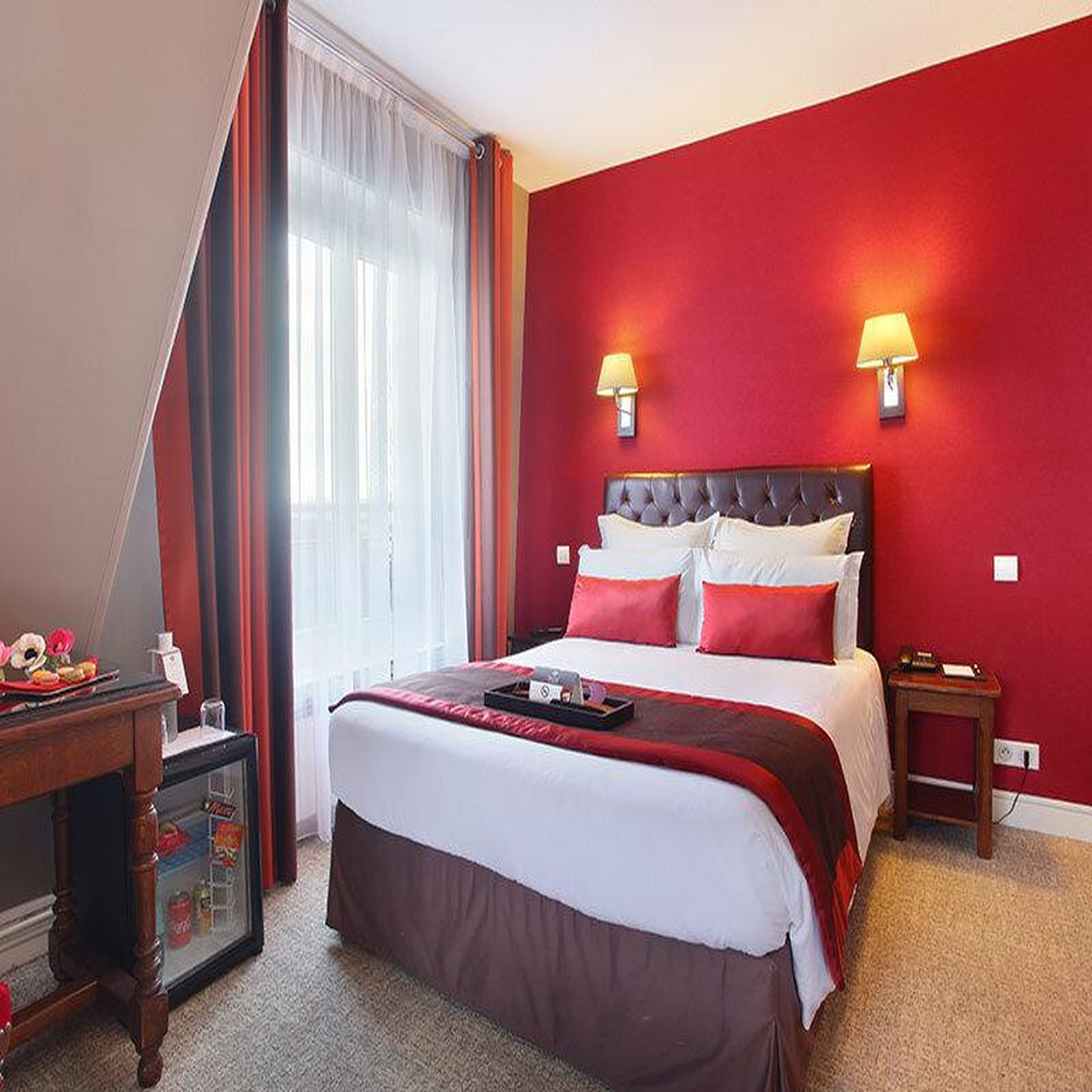 Voir la diapositive 2 : Smartbox Séjour de 2 jours en hôtel 4* avec champagne dans le quartier latin à paris - coffret cadeau séjour