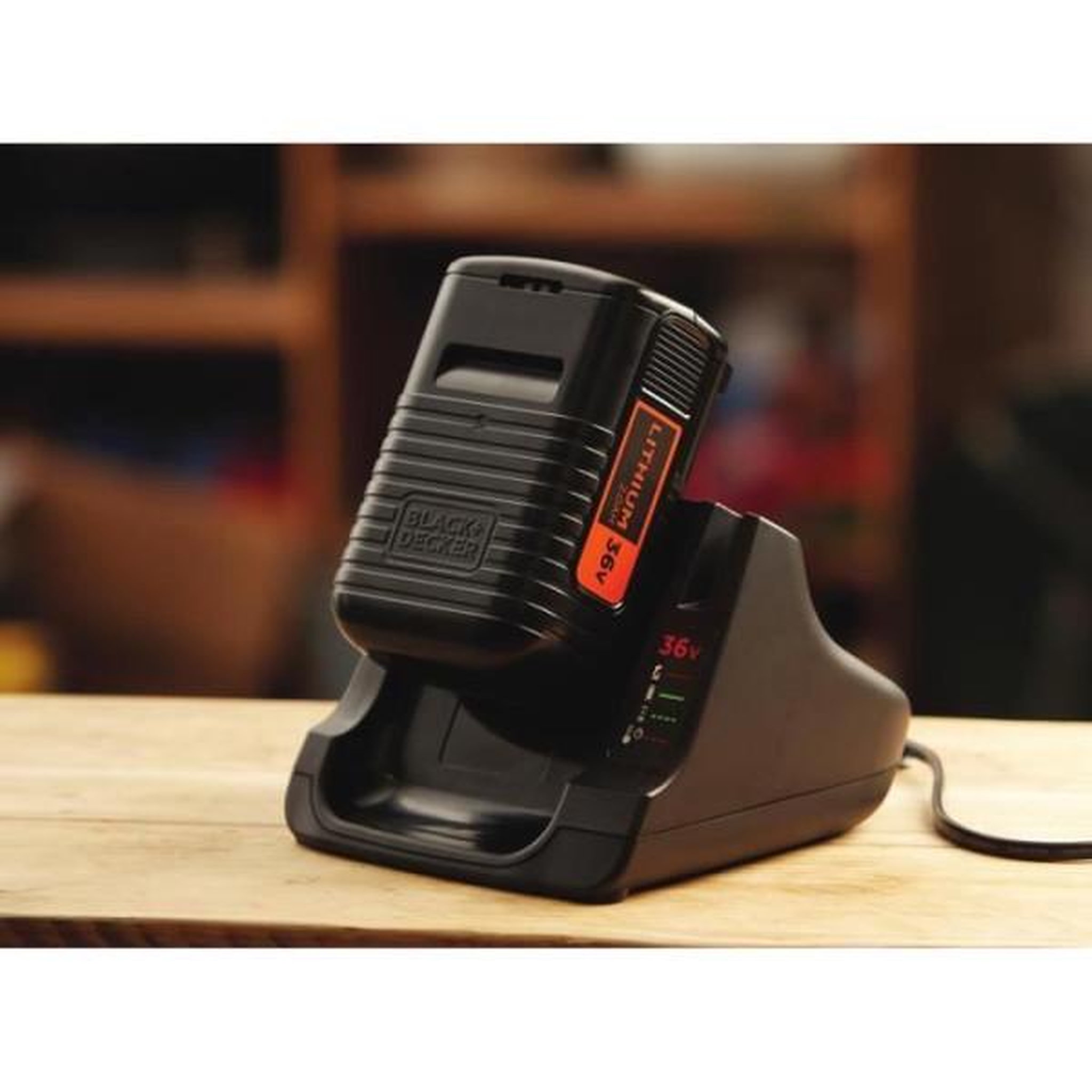 Voir la diapositive 2 : Black et Decker Batterie BLACK+DECKER 36V Li-Ion 2,0 Ah BL20362-XJ - Compatible avec les Outils de Bricolage et Jardinage
