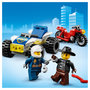 Voir la diapositive 4 : LEGO City 60243 L'Arrestation en Hélicoptère, Jouet, Moto et Camion, Minifigurine Policier