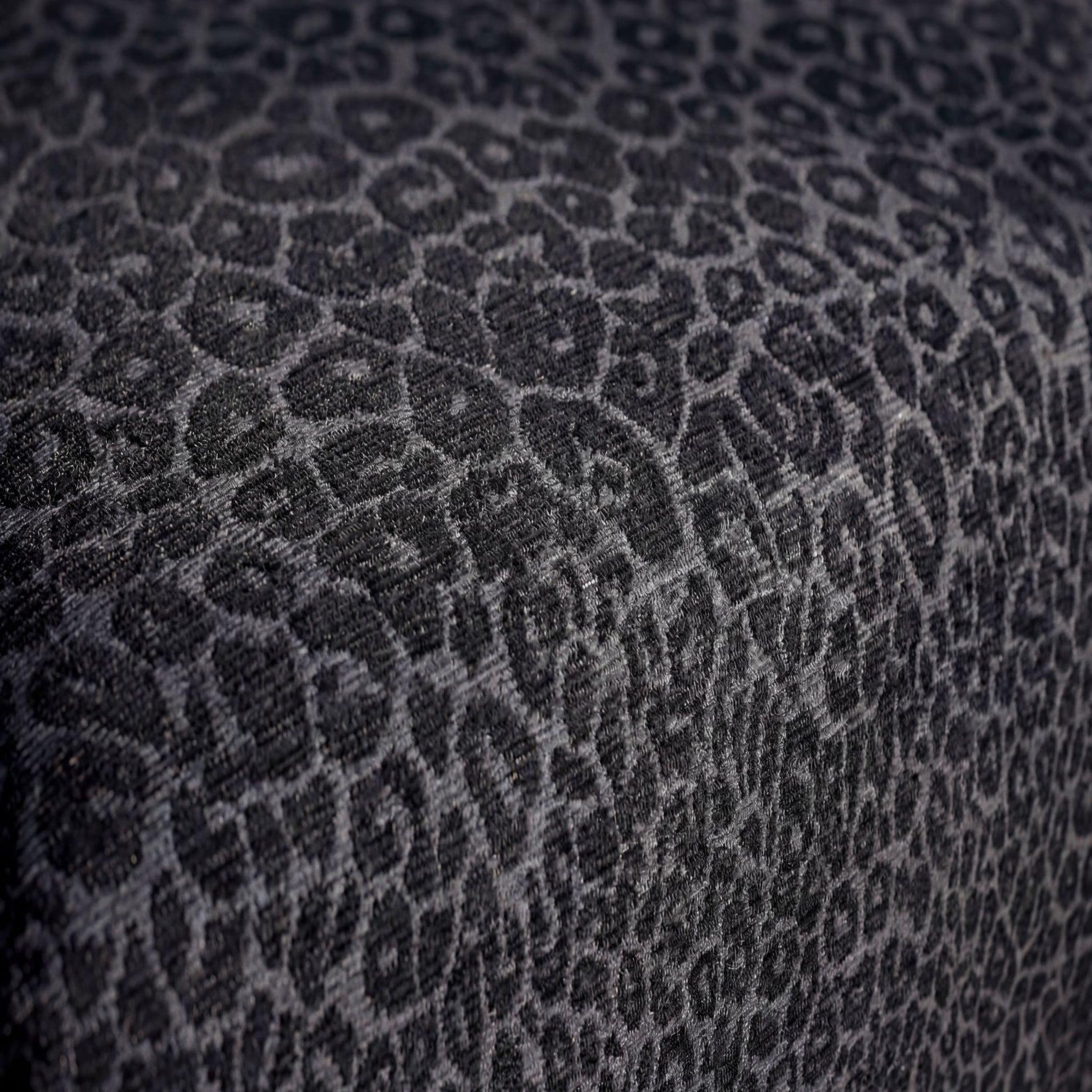 Voir la diapositive 4 : CASANOVA PARIS Rosalie - pouf en tissu imprimé animalier 102x83x46