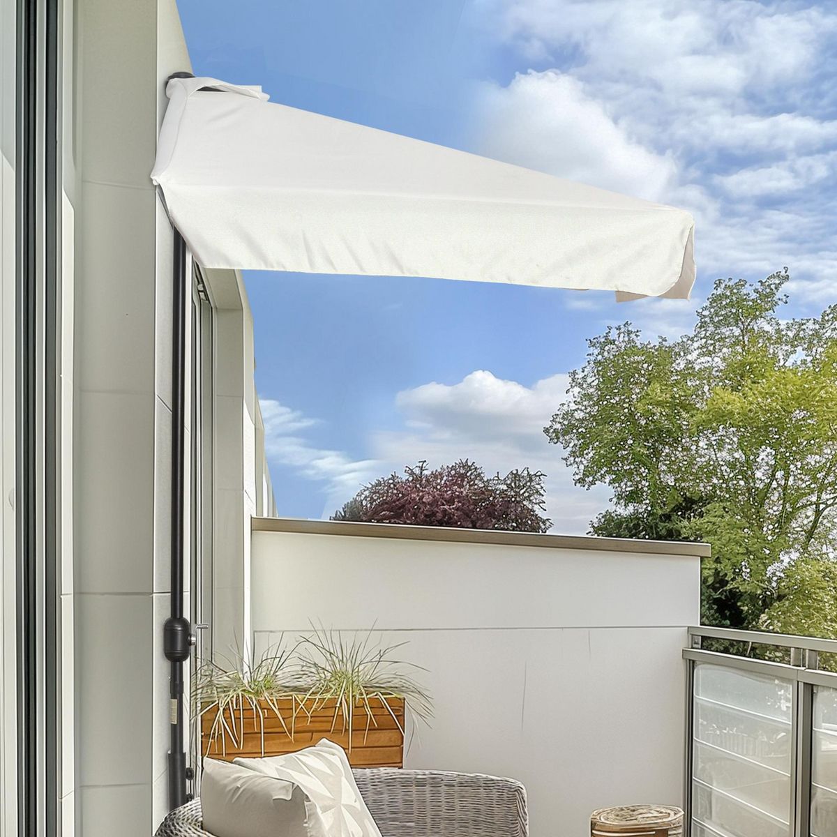 OUTSUNNY Demi parasol - parasol de balcon 5 entretoises métal dim. 2,3L x 1,3l x 2,49H m polyester haute densité crème