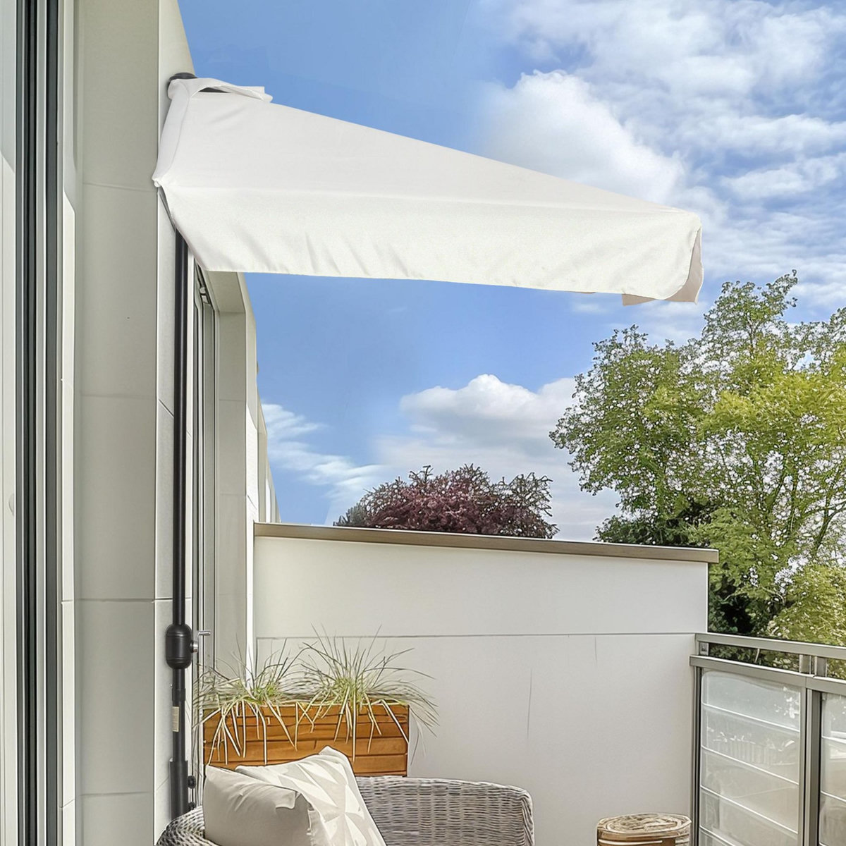 OUTSUNNY Demi parasol - parasol de balcon 5 entretoises métal dim. 2,3L x 1,3l x 2,49H m polyester haute densité crème