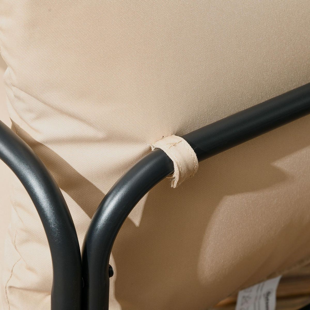 OUTSUNNY Ensemble salon de jardin 4 places 5 pièces - table à manger, 4 chaises, 4 coussins