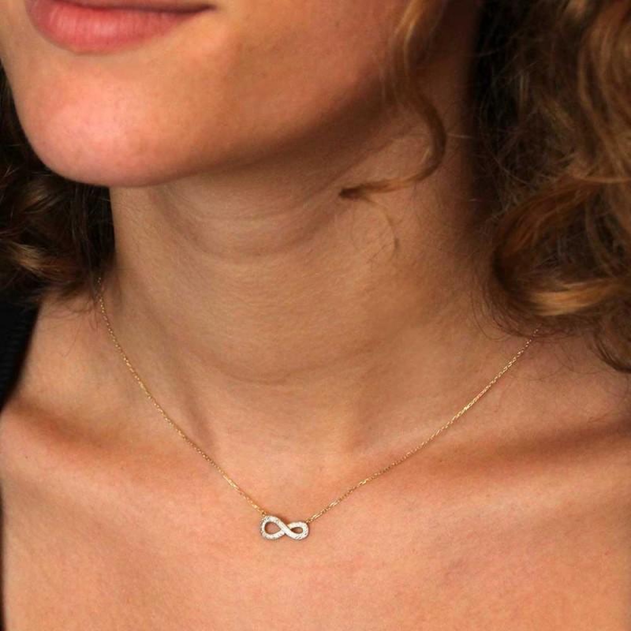 Voir la diapositive 2 : L'ATELIER D'AZUR Collier Or Jaune et Diamants - Motif Infini Infinity – Femme