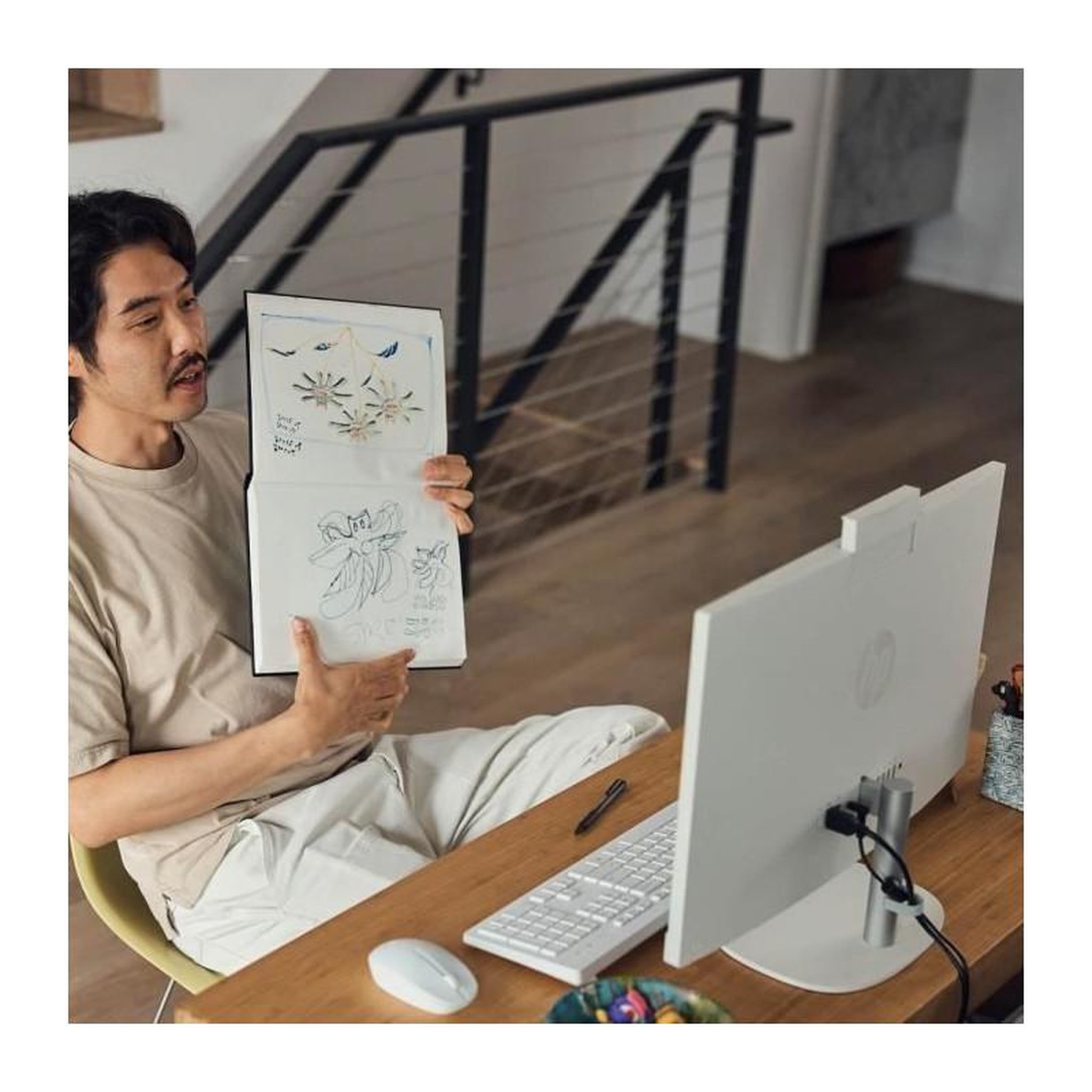 Voir la diapositive 5 : HP PC Tout-en-un HP 24-cr0069nf - 23,8 FHD - Core i3-N300 - RAM 8Go - Stockage 512Go - Windows 11 + Clavier et souris filaires