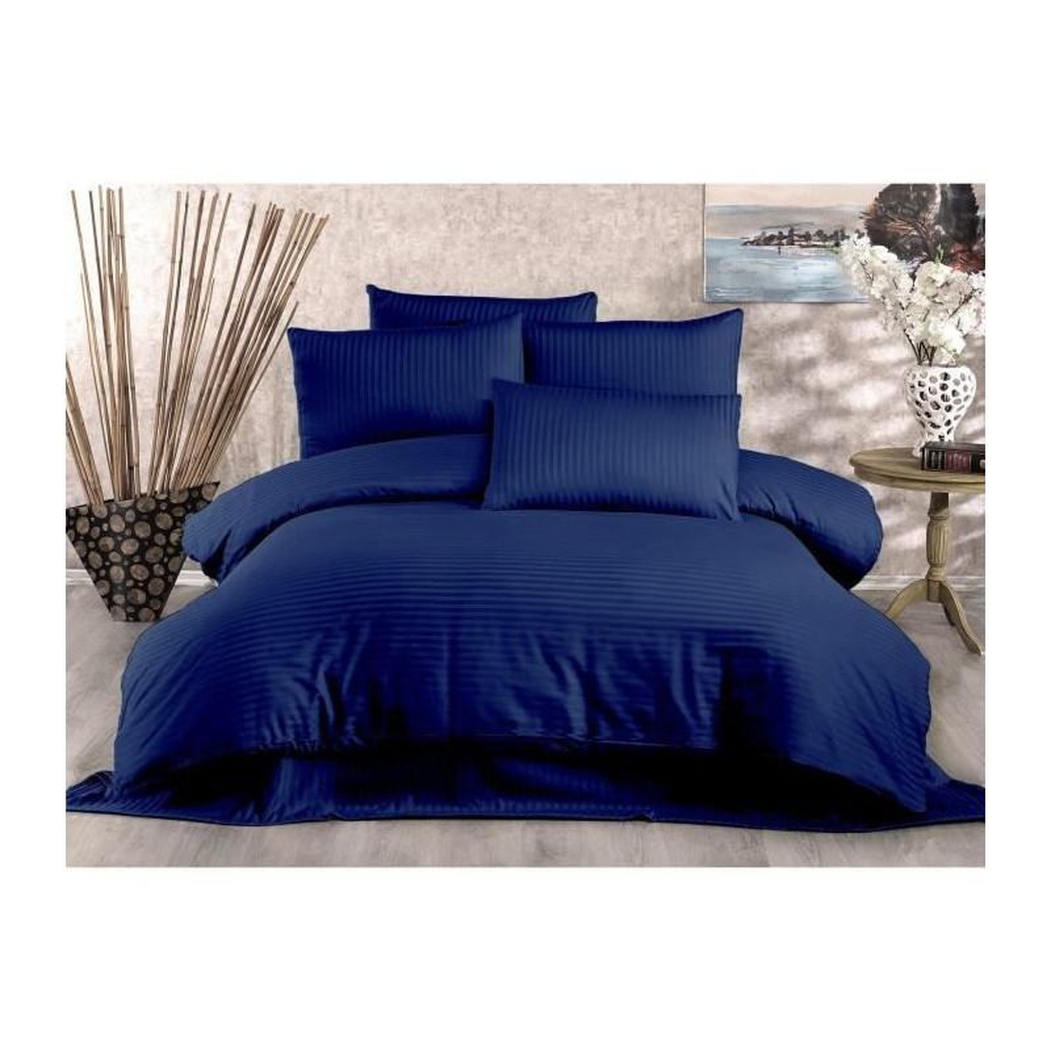 GENERIQUE Parure de lit - 1 housse de couette 220 x 240 cm + 2 taies d'oreiller 60 x 60 cm - 80% coton, 20% polyester - Bleu