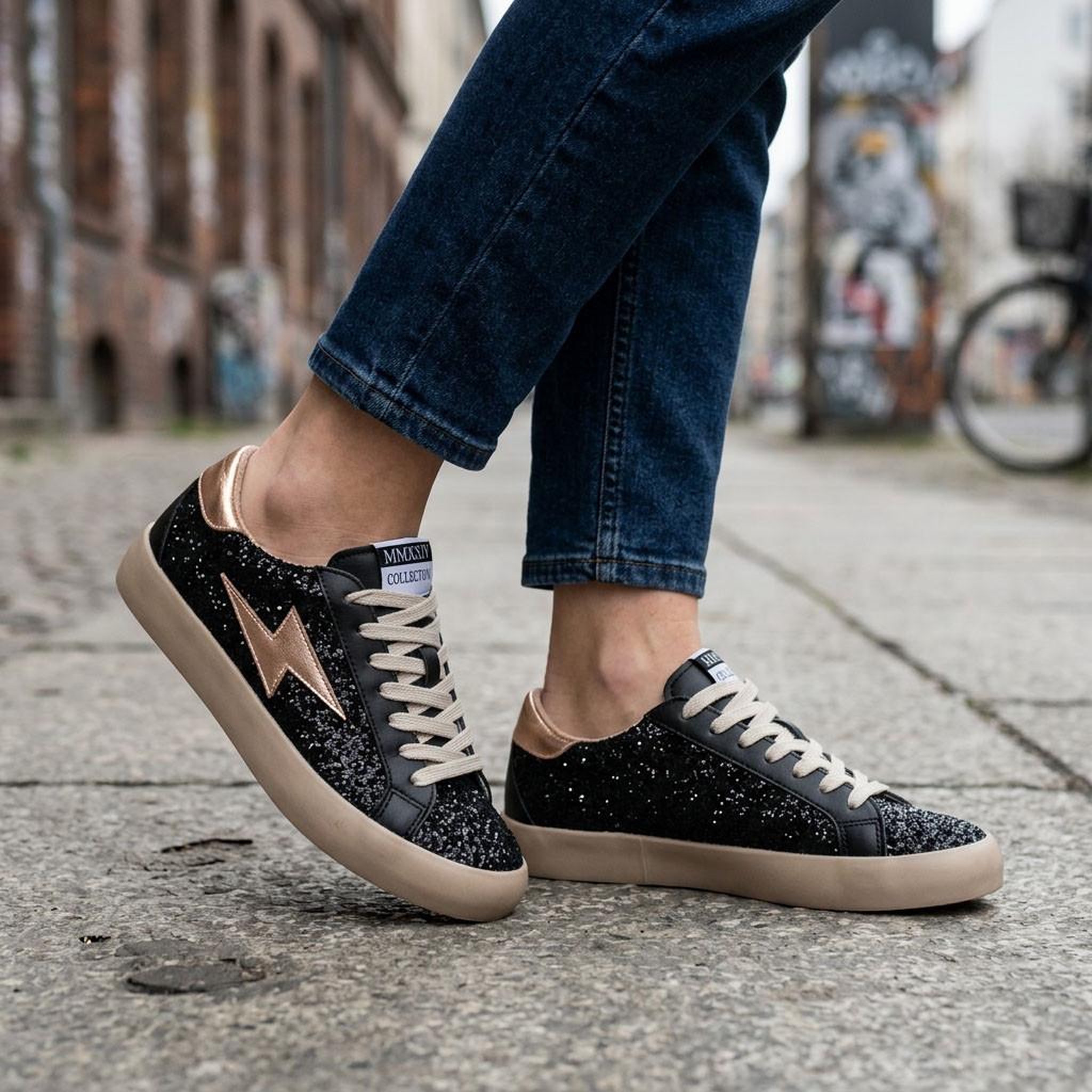 Voir la diapositive 2 : OZABI OZABI Baskets Sneakers Glitter Femme Éclair Plateforme MMXXIV