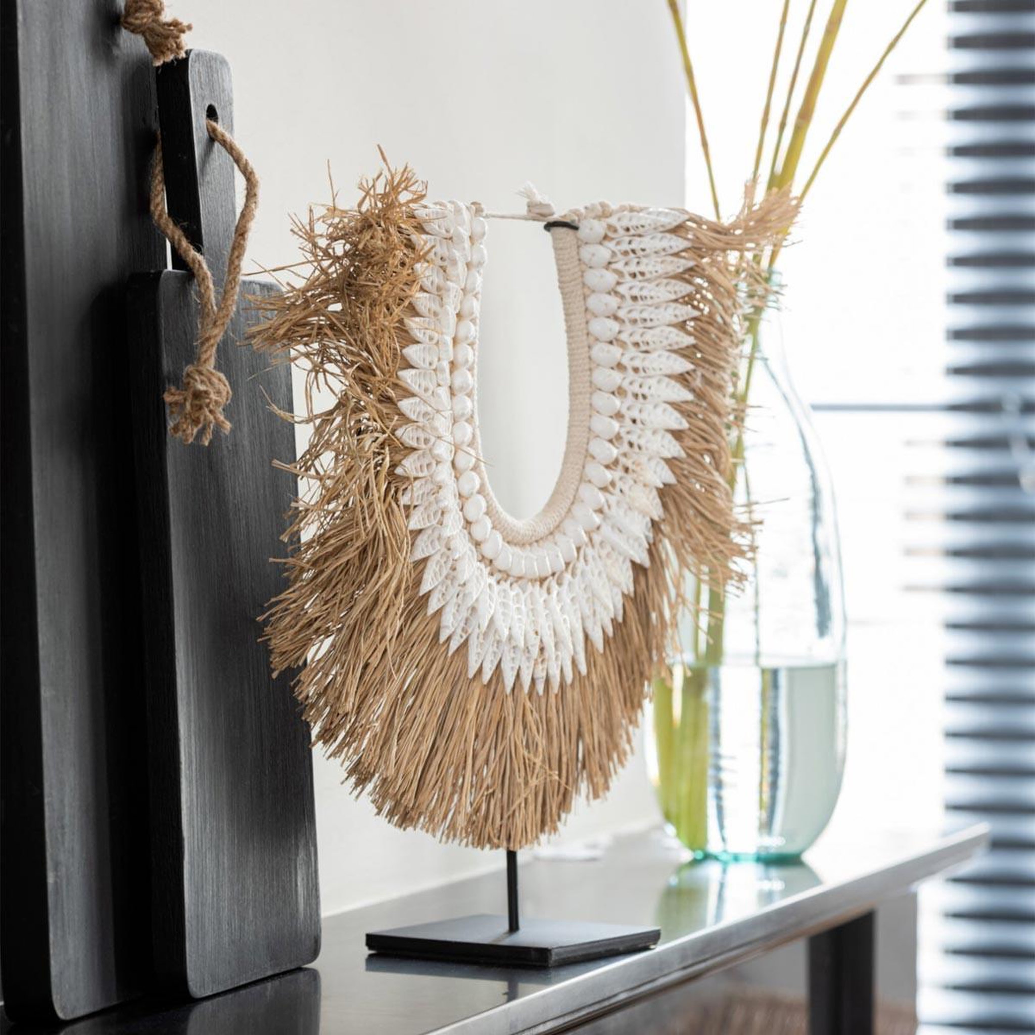 Voir la diapositive 2 : J-LINE Collier déco en bois  dora  50cm naturel & blanc
