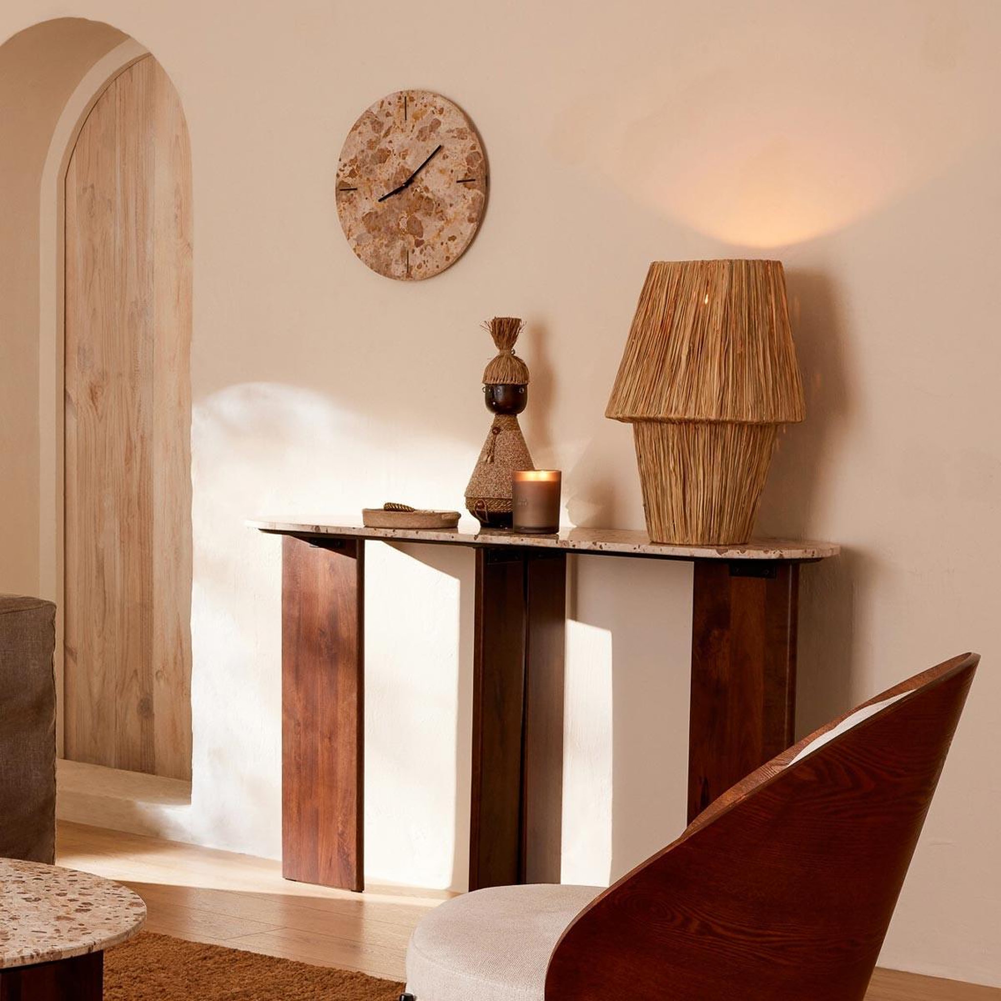 Voir la diapositive 3 : J-LINE Horloge murale en marbre  eula  41cm beige