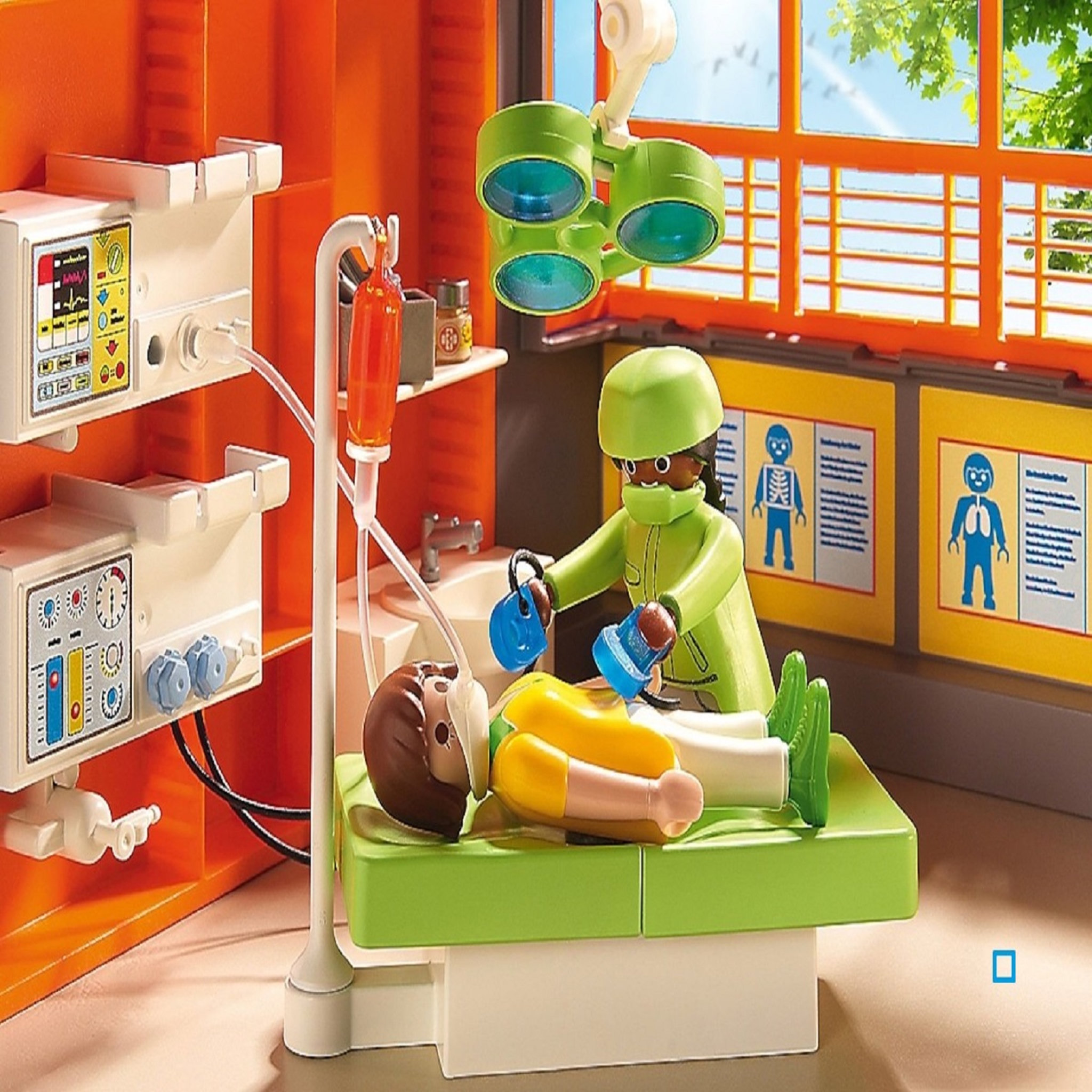 Voir la diapositive 7 : PLAYMOBIL 6657 - City life - Hôpital pédiatrique aménagé