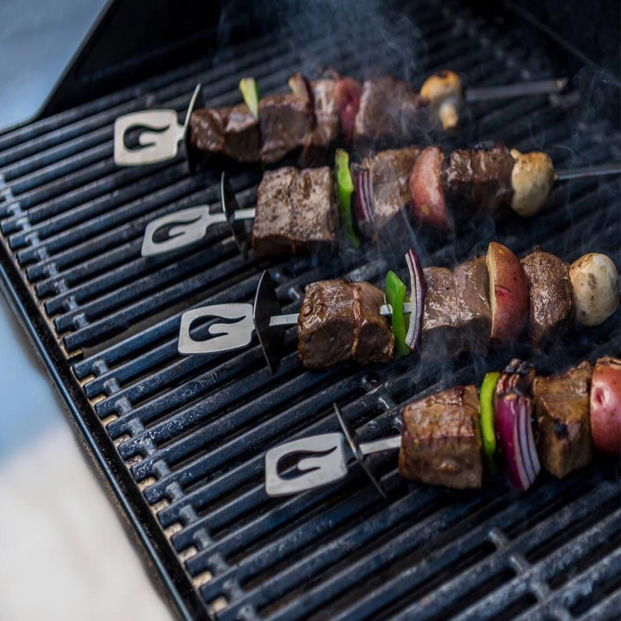 Voir la diapositive 4 : CHAR-BROIL Lot de 4 brochettes en inox grill+® - char-broil