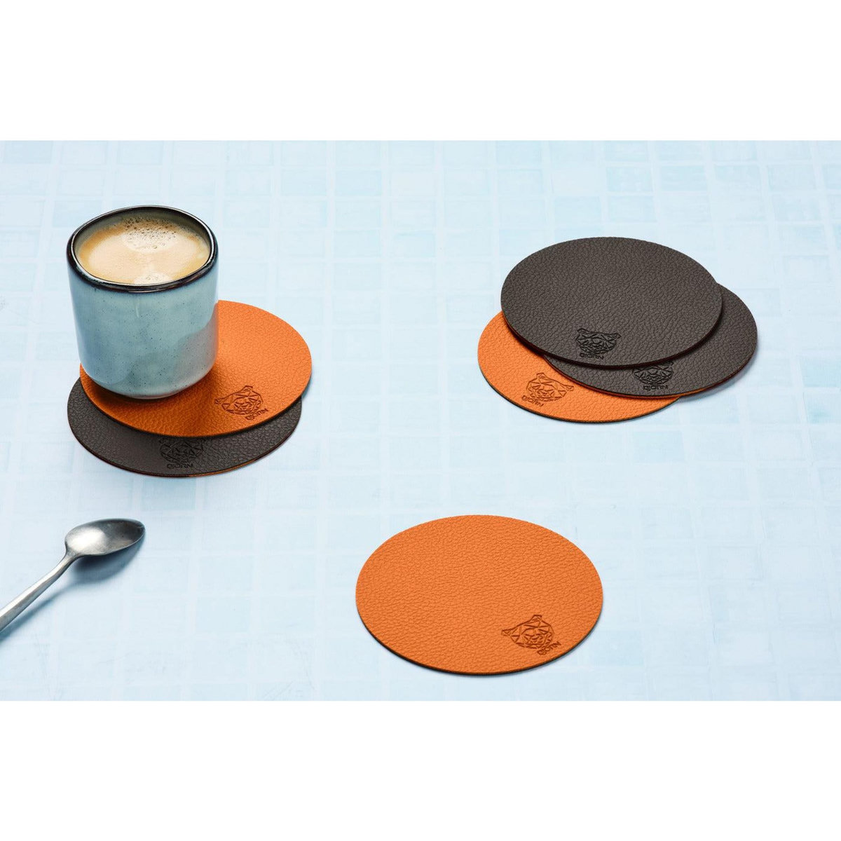 BJORN Sous-verre rond réversible - 6 pièces - Cuir recyclé orange et chocolat