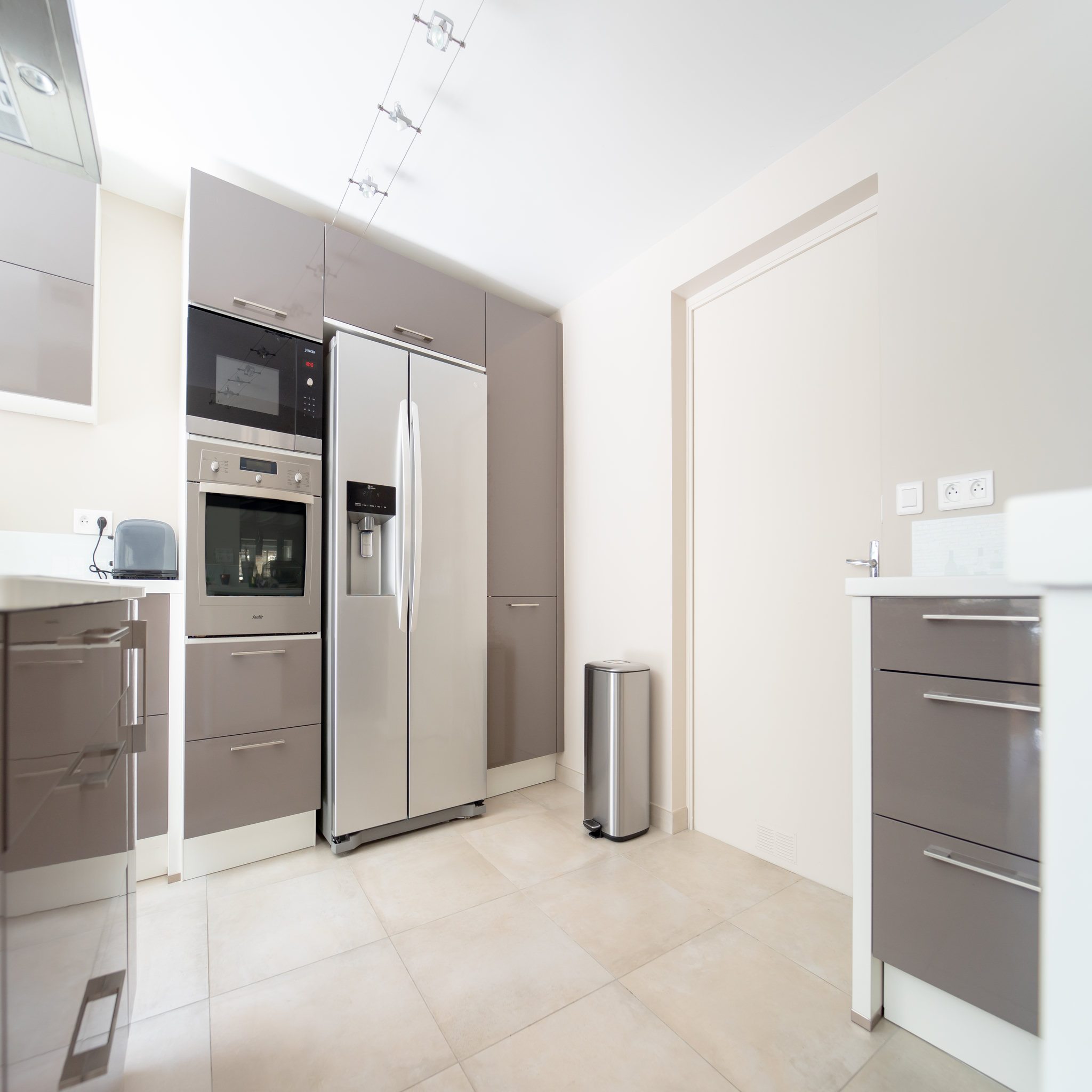 Voir la diapositive 6 : HAILO Poubelle à pédale 32L Cube Inox