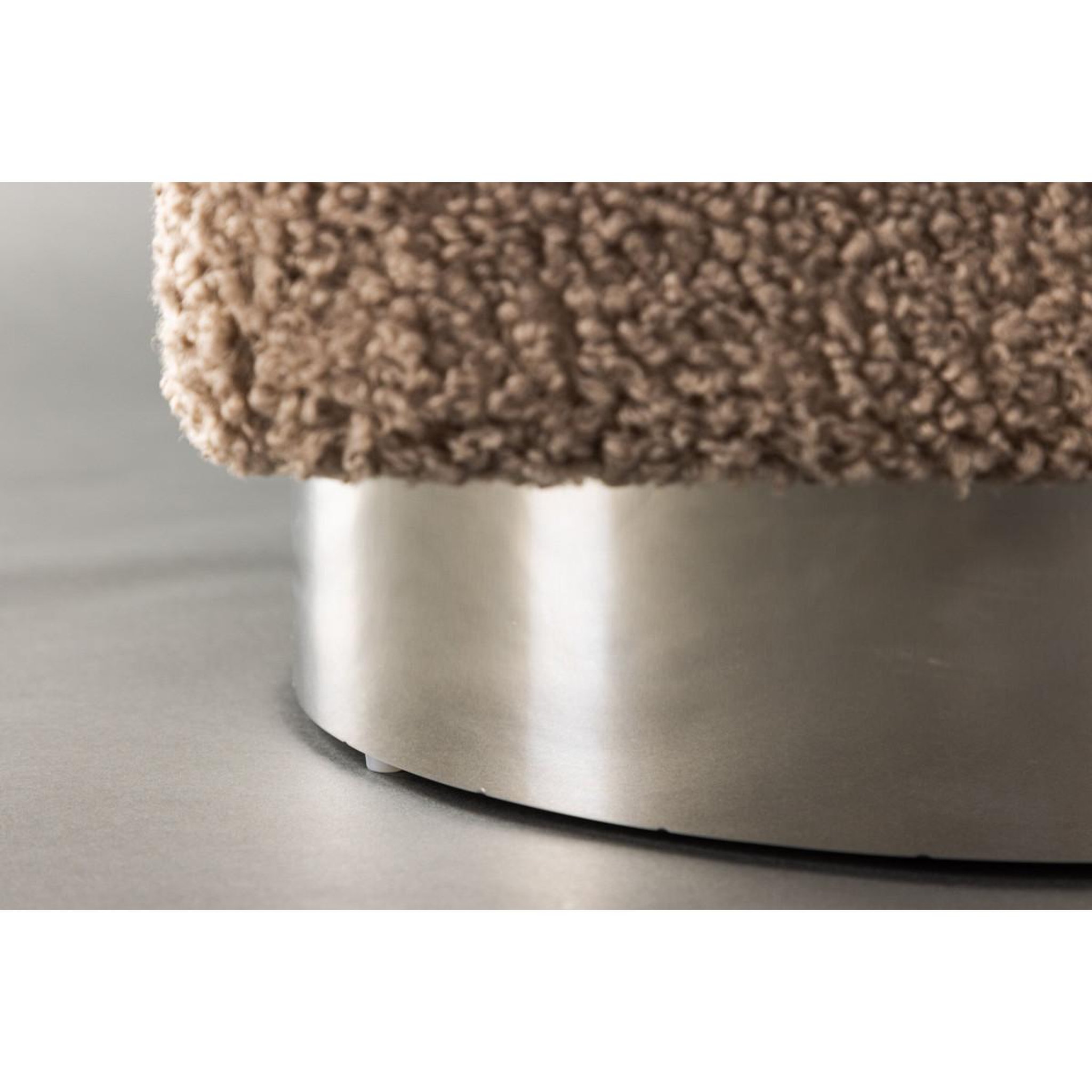 Voir la diapositive 6 : Paris Prix Pouf design tissu bouclette  newton  45cm marron
