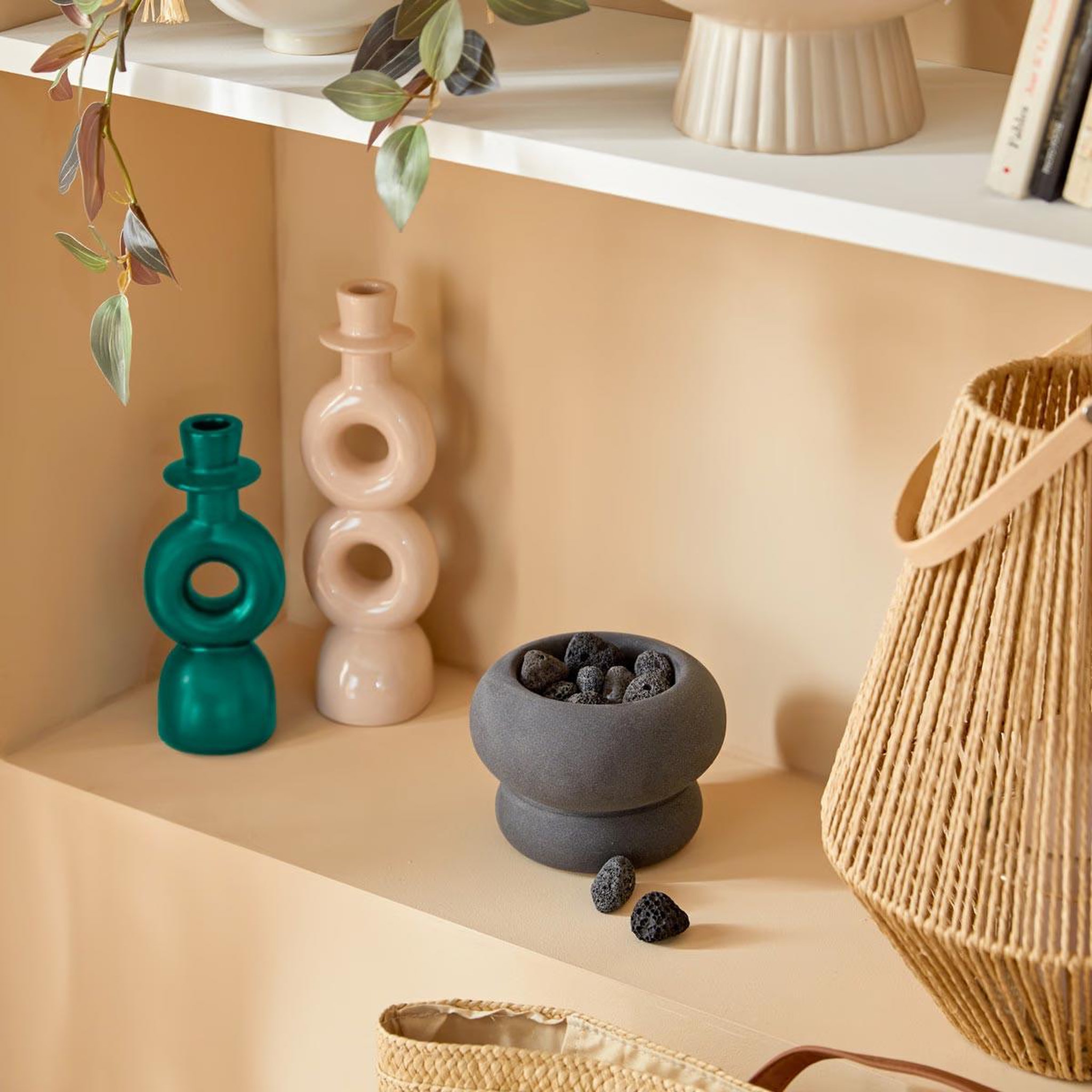 Voir la diapositive 6 : ATMOSPHERA Lot de 2 bougeoirs en dolomite  mala  25cm beige & vert