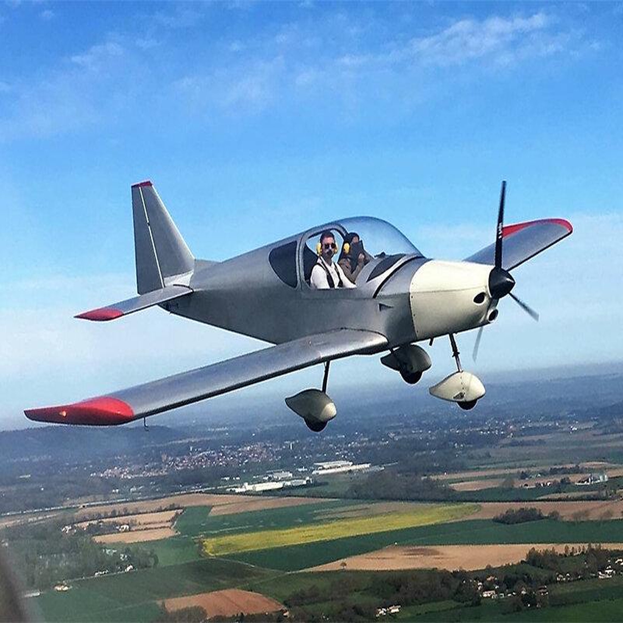 Voir la diapositive 2 : Smartbox Le sud-ouest depuis le ciel : 1h de vol en ulm trois axes près de toulouse - coffret cadeau sport & aventure
