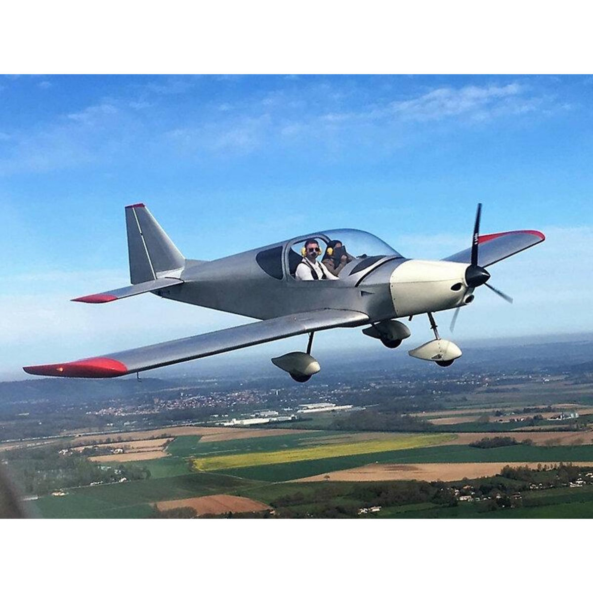 Smartbox Le Sud-Ouest depuis le ciel : 1h de vol en ULM trois axes près de Toulouse - Coffret Cadeau Sport & Aventure