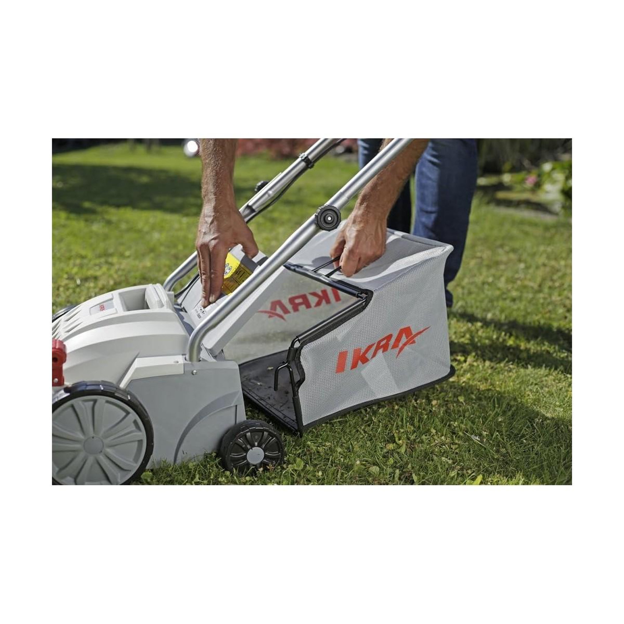 Voir la diapositive 3 : Ikra Scarificateur à gazon électrique 1500w, 32cm - aérateur de pelouse 2en1 scarification & émoussage, bac 30l entretien gazon ikra