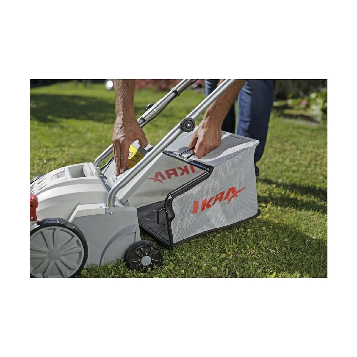 Ikra Scarificateur à gazon électrique 1500W, 32cm - Aérateur de pelouse 2en1 scarification & émoussage, bac 30L Entretien gazon IKRA