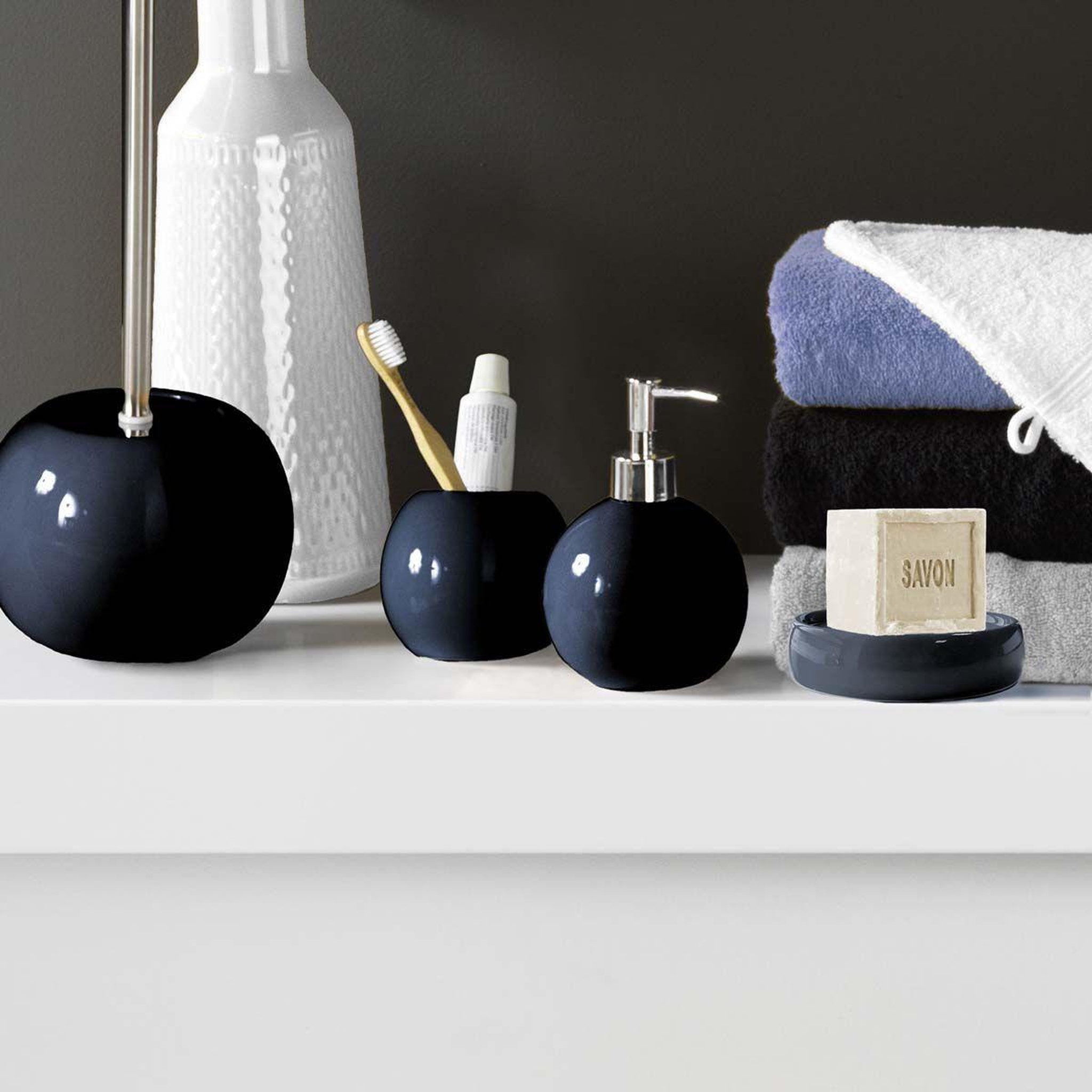 Voir la diapositive 3 : Douceur d'Intérieur Brosse wc design  bullea  37cm indigo