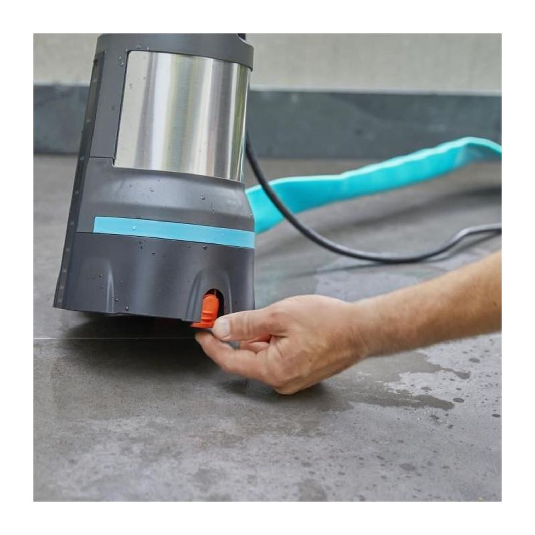 Voir la diapositive 4 : Gardena GARDENA Pompe devacuation eaux claires 11000 Aquasensor