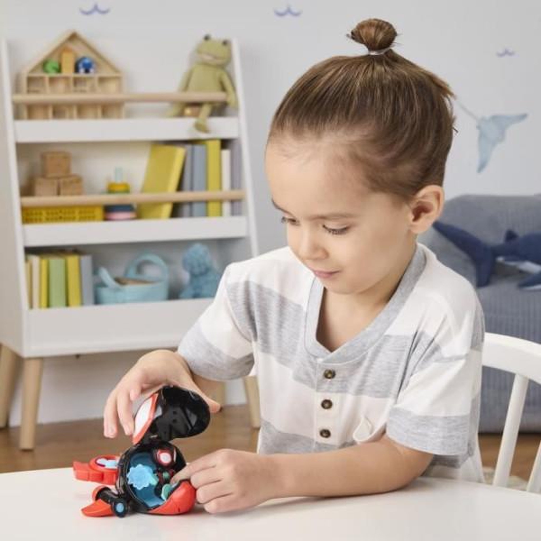 Voir la diapositive 6 : HASBRO Figurine et véhicule Miles Morales Water-Webs Dauphin filant, Marvel Spidey et ses Amis Extraordinaires, Des 4 ans