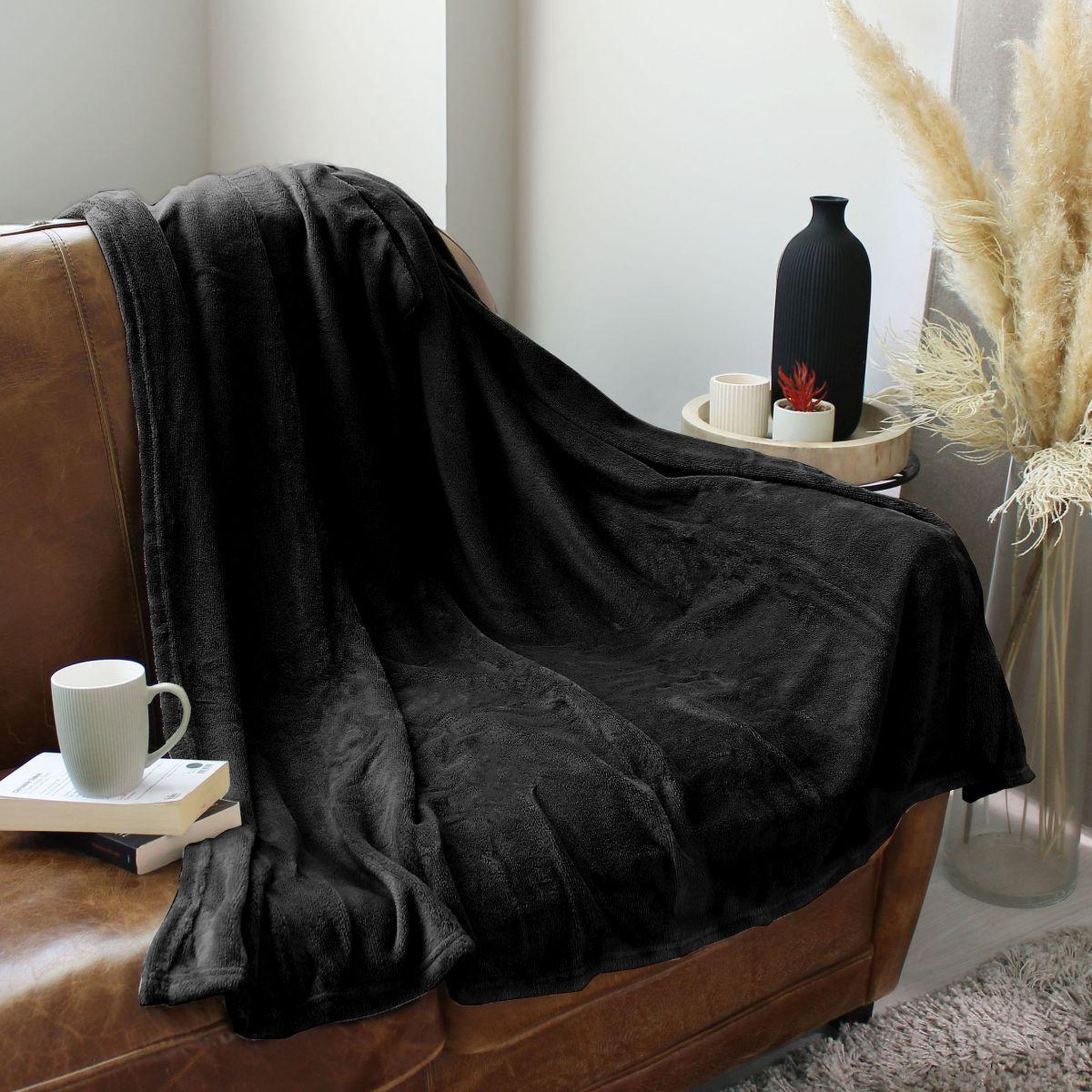 Voir la diapositive 2 : ENJOY HOME Plaid polaire uni  coral fleece  125x150cm noir