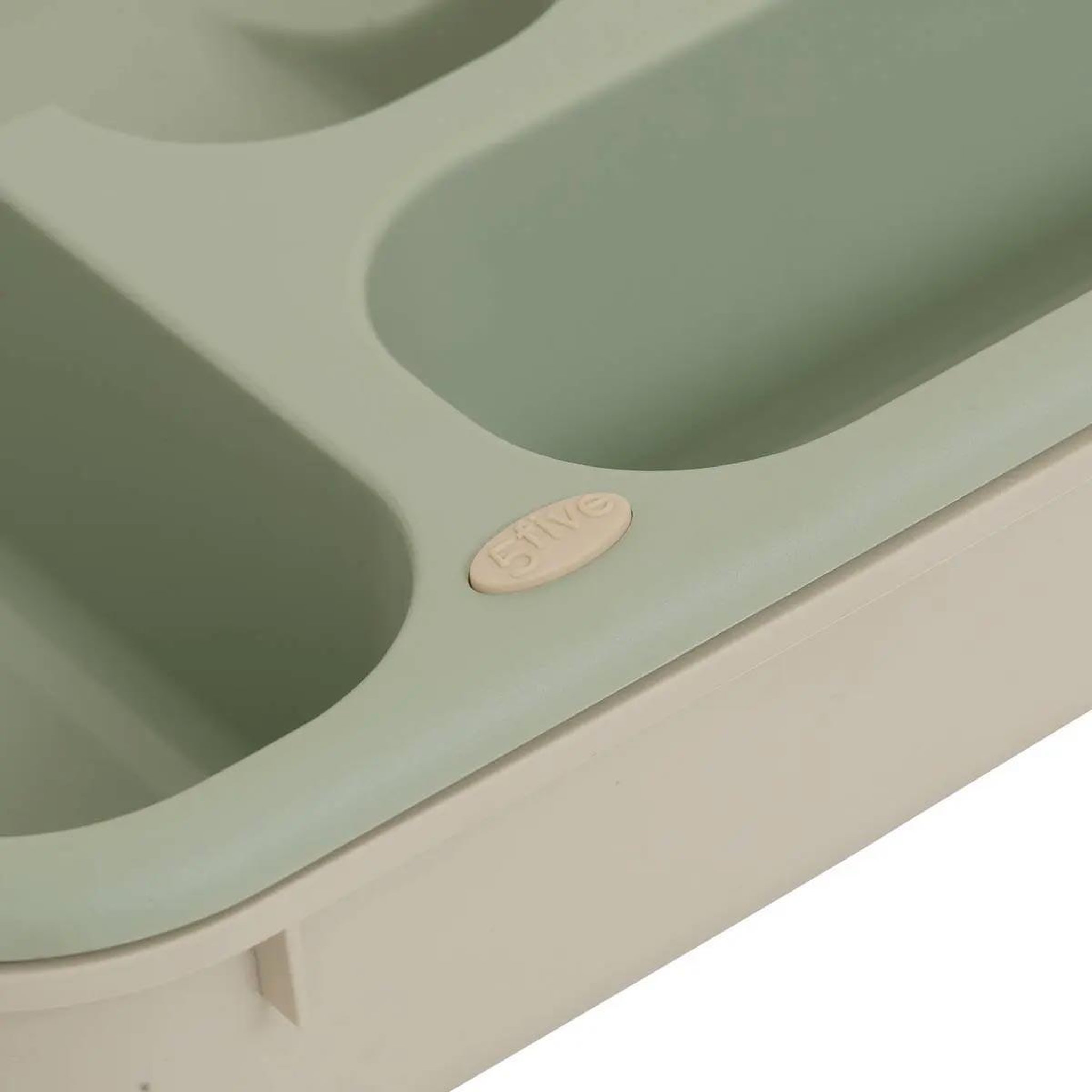 Voir la diapositive 3 : FIVE Range-couverts extensible  poly  28cm vert
