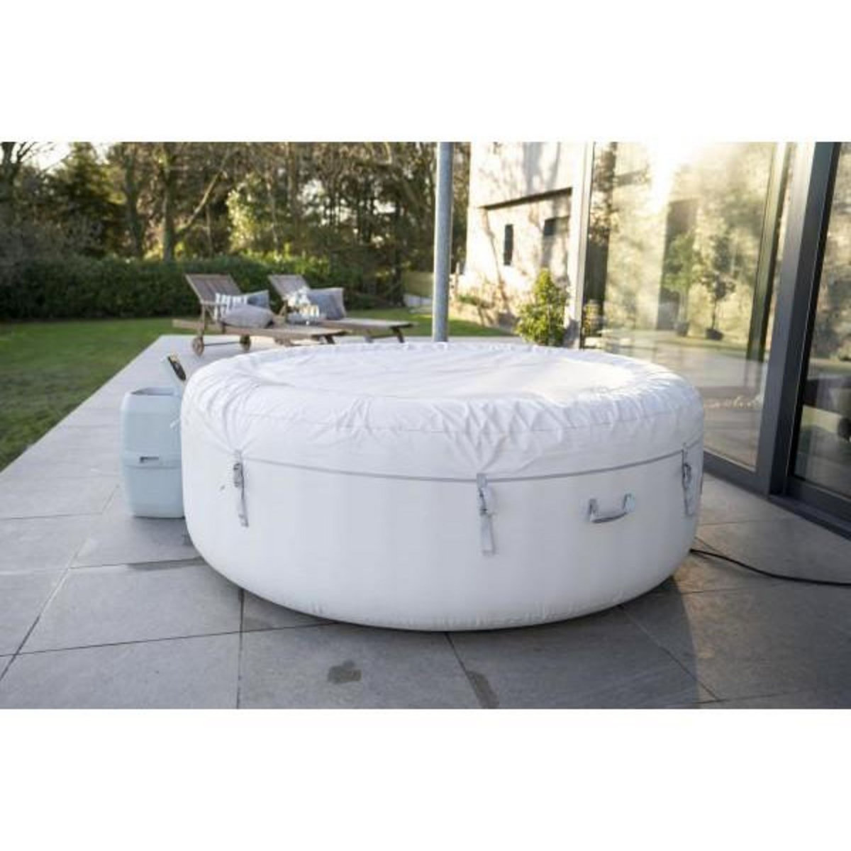 BESTWAY Spa gonflable BESTWAY - Lay-Z-Spa Paris - 140 airjets - 196 x 66 cm - 4 a 6 places - Rond (couverture, cartouche, LED)