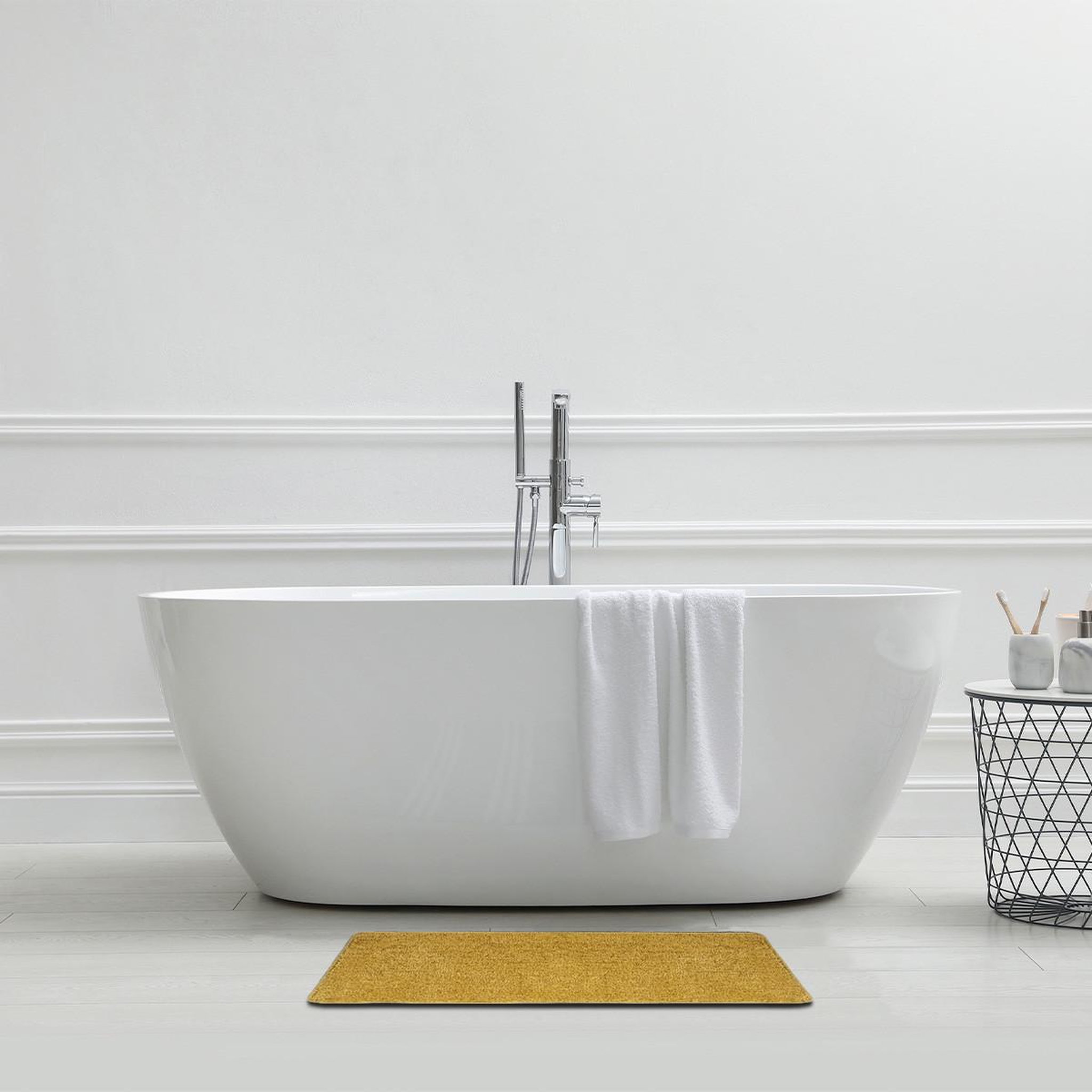 Voir la diapositive 2 : GUY LEVASSEUR Tapis de bain uni 50x80 en polyester 50x80cm