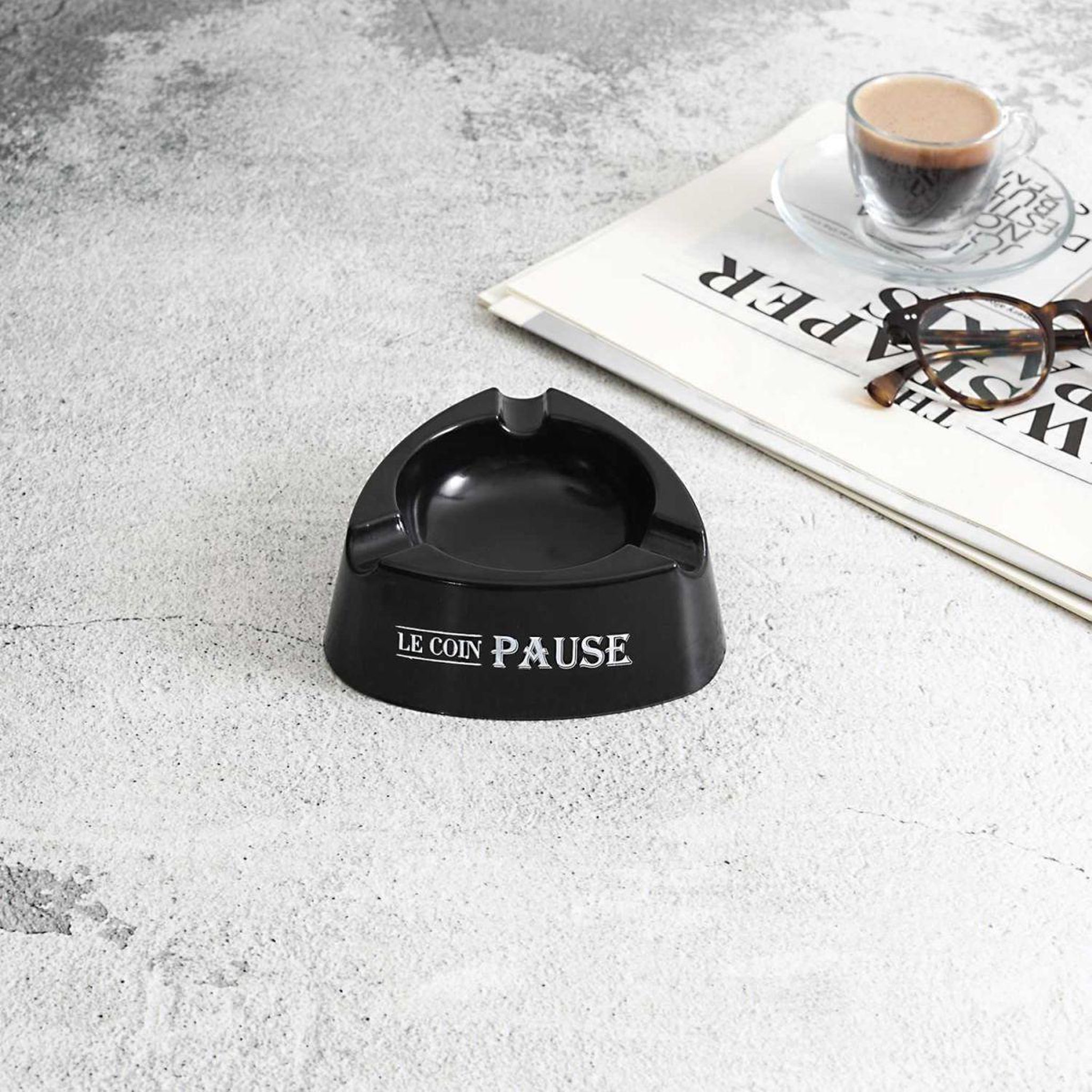 Voir la diapositive 2 : MISTER GADGET Cendrier Triangle  Bistrot  12cm Noir