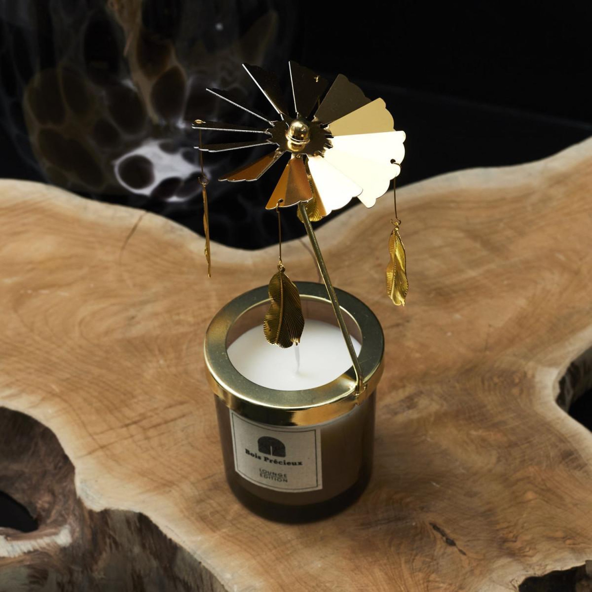 Voir la diapositive 3 : The Home Deco Factory Bougie Parfumée  Carrousel  8cm Bois & Gingembre