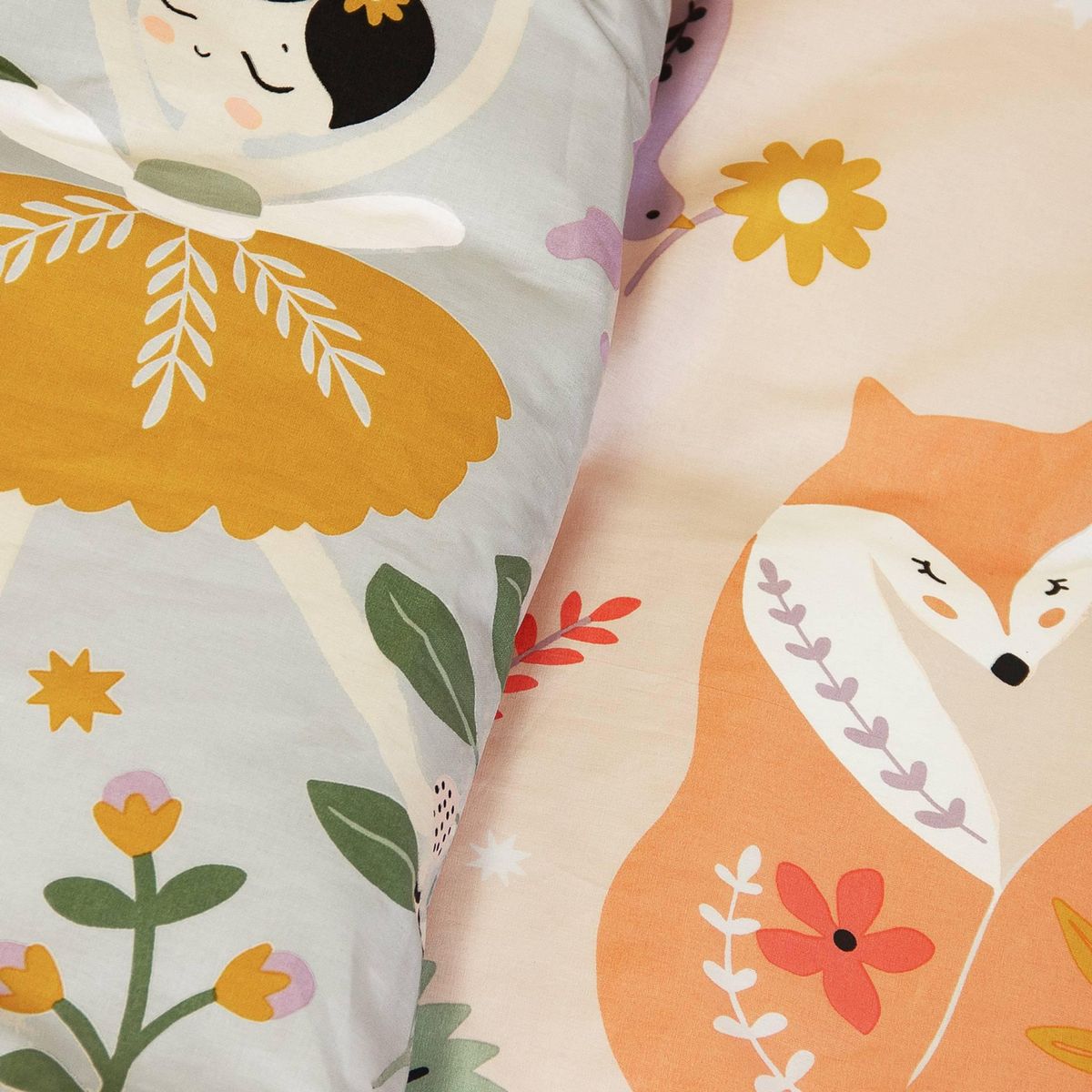 SWEEEK Parure de lit réversible FEERIE 1 place imprimé thème licorne / danseuse 140 x 200cm