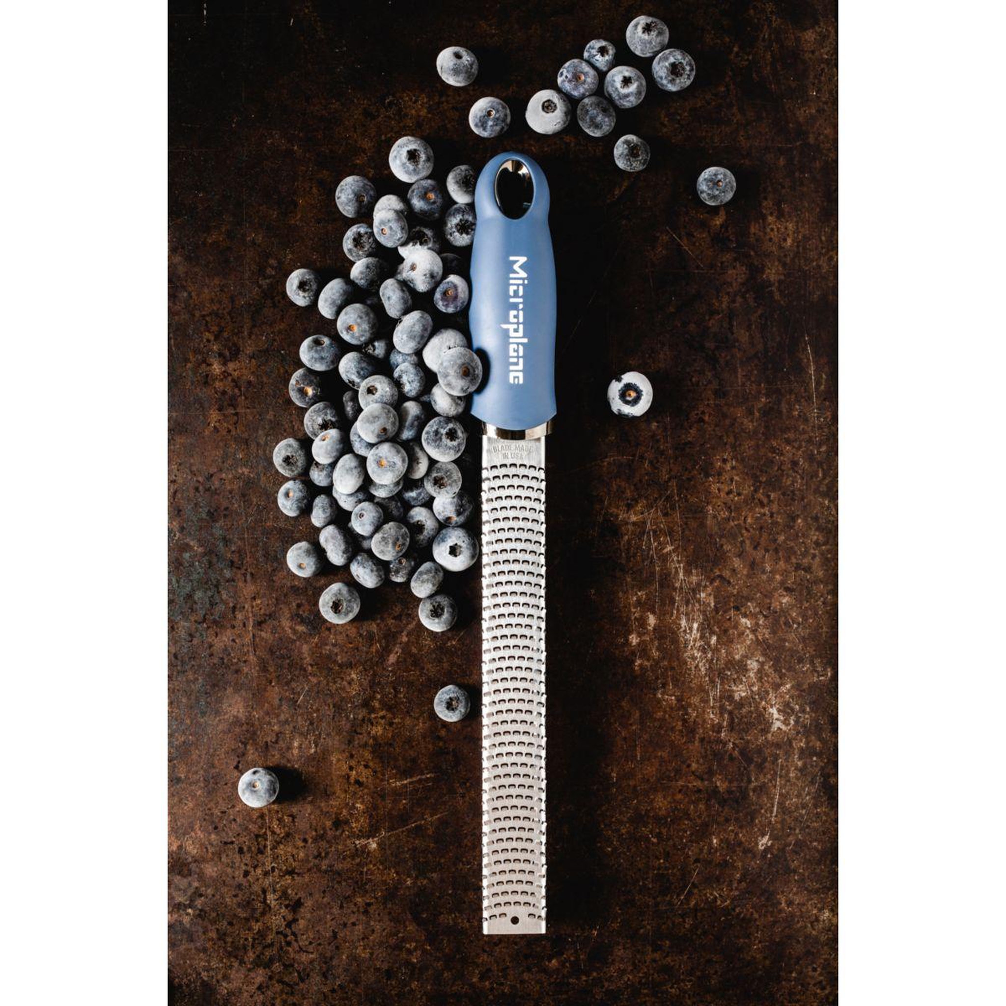 Voir la diapositive 3 : MICROPLANE Zesteur premium bleu denim