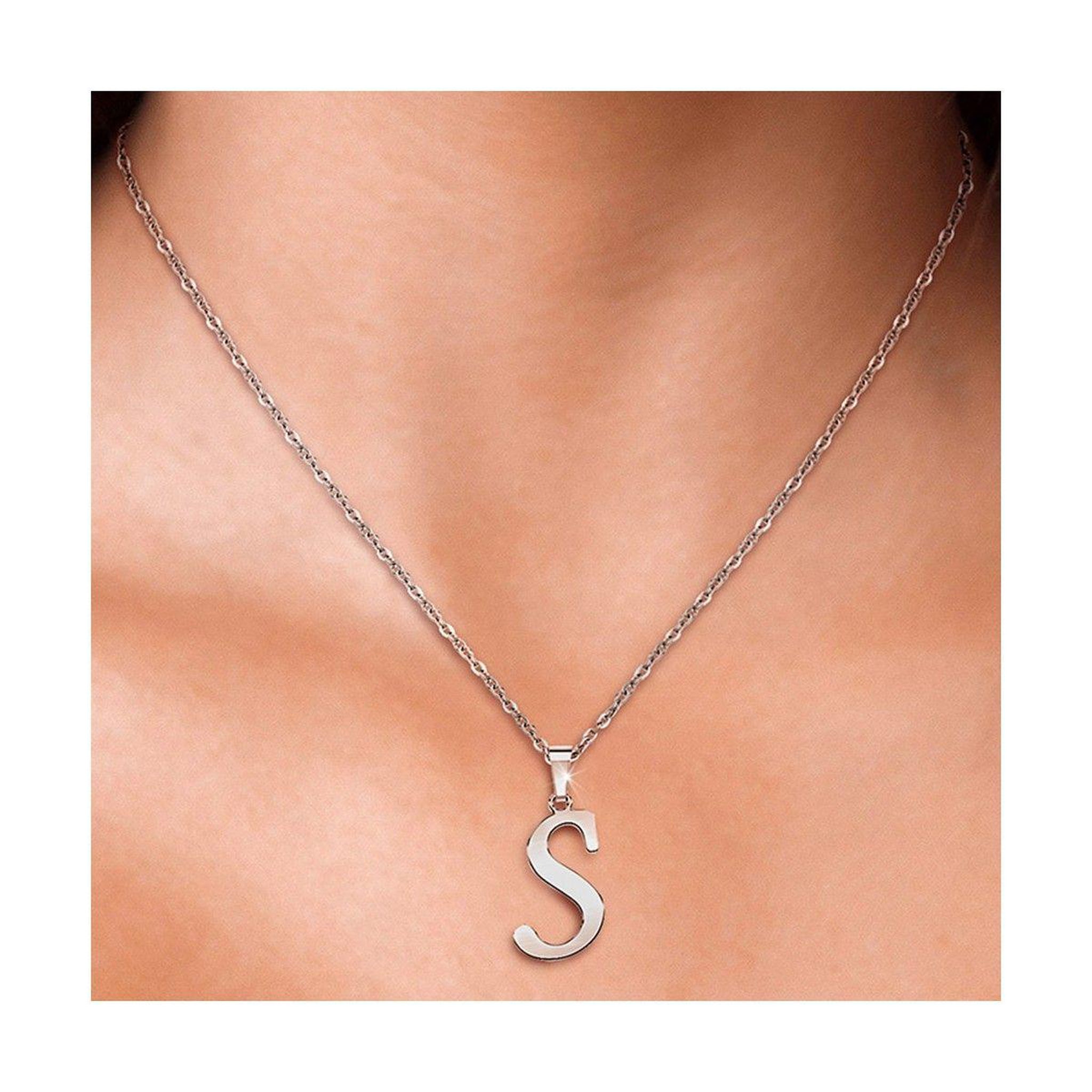 Voir la diapositive 2 : SC BOHEME Collier alphabet lettre S en acier inoxydable par SC Bohème