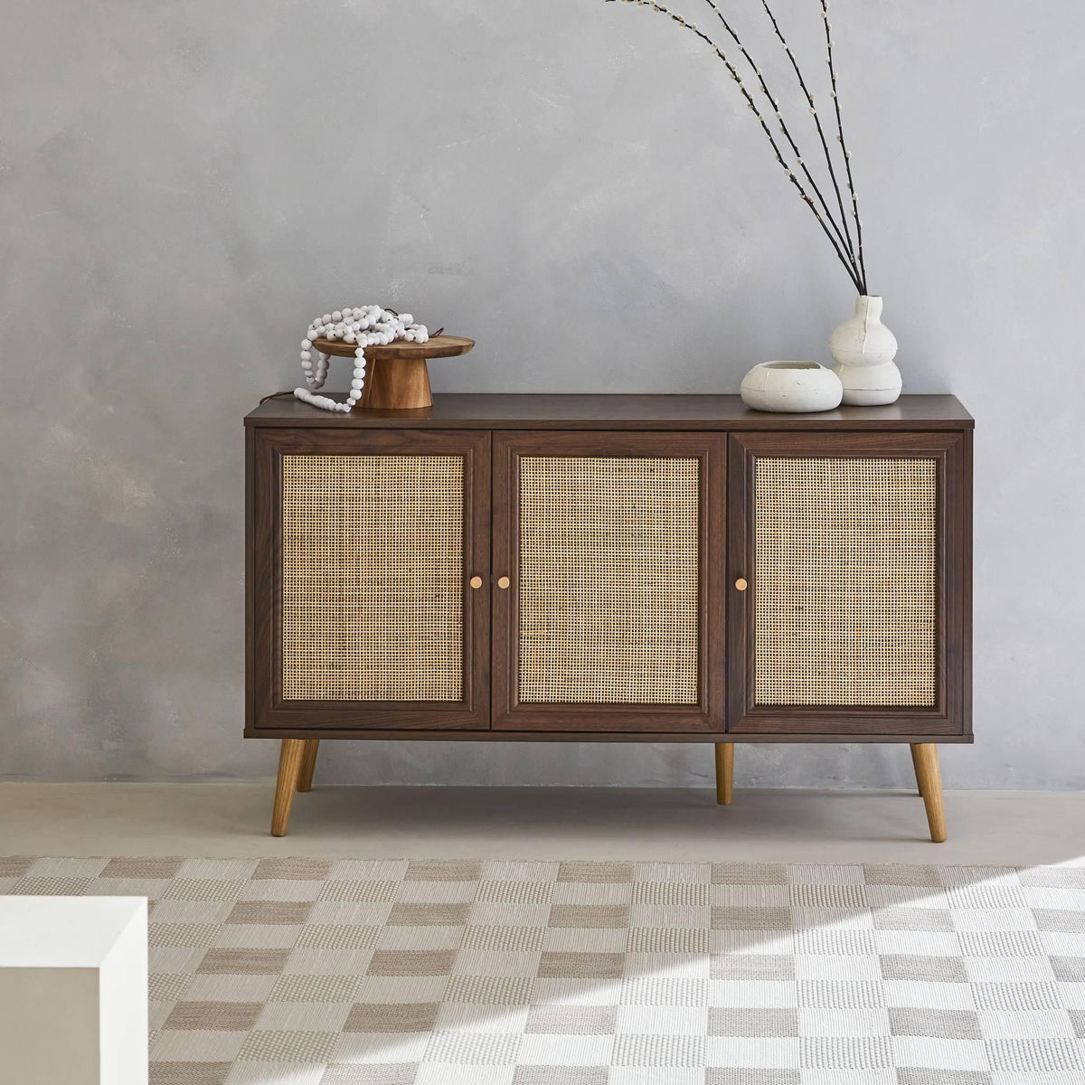 SWEEEK Buffet de rangement en cannage 120x39x70cm  - Bohème - 2 niveaux. 3 portes. pieds scandinaves. buffet bas