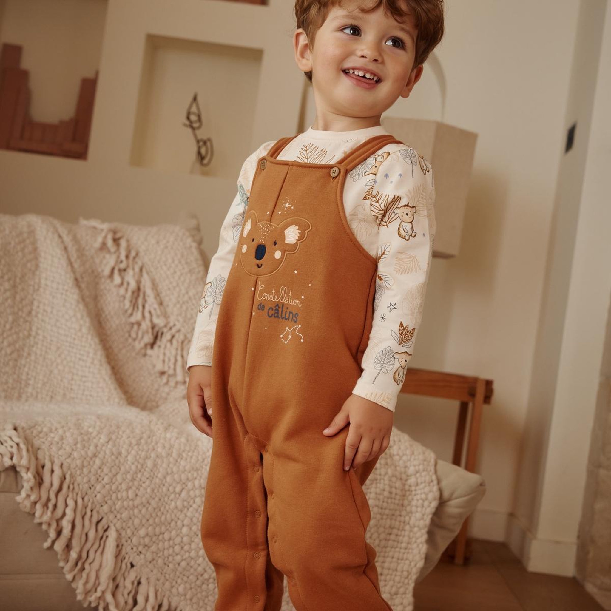Voir la diapositive 5 : Petit Béguin Ensemble salopette bébé en molleton et t-shirt Constellation