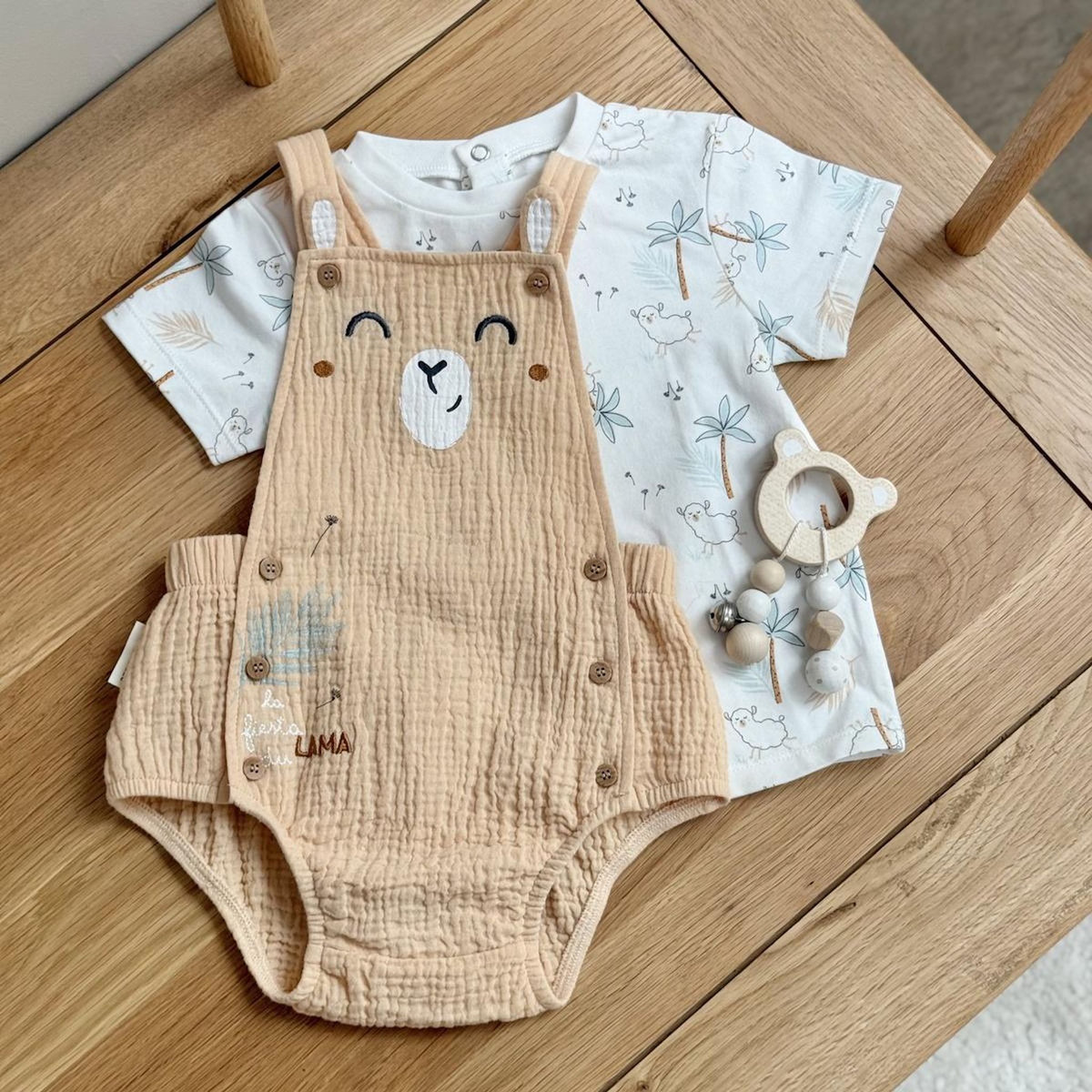 Petit Béguin Ensemble salopette bébé en gaze de coton et t-shirt Noisette