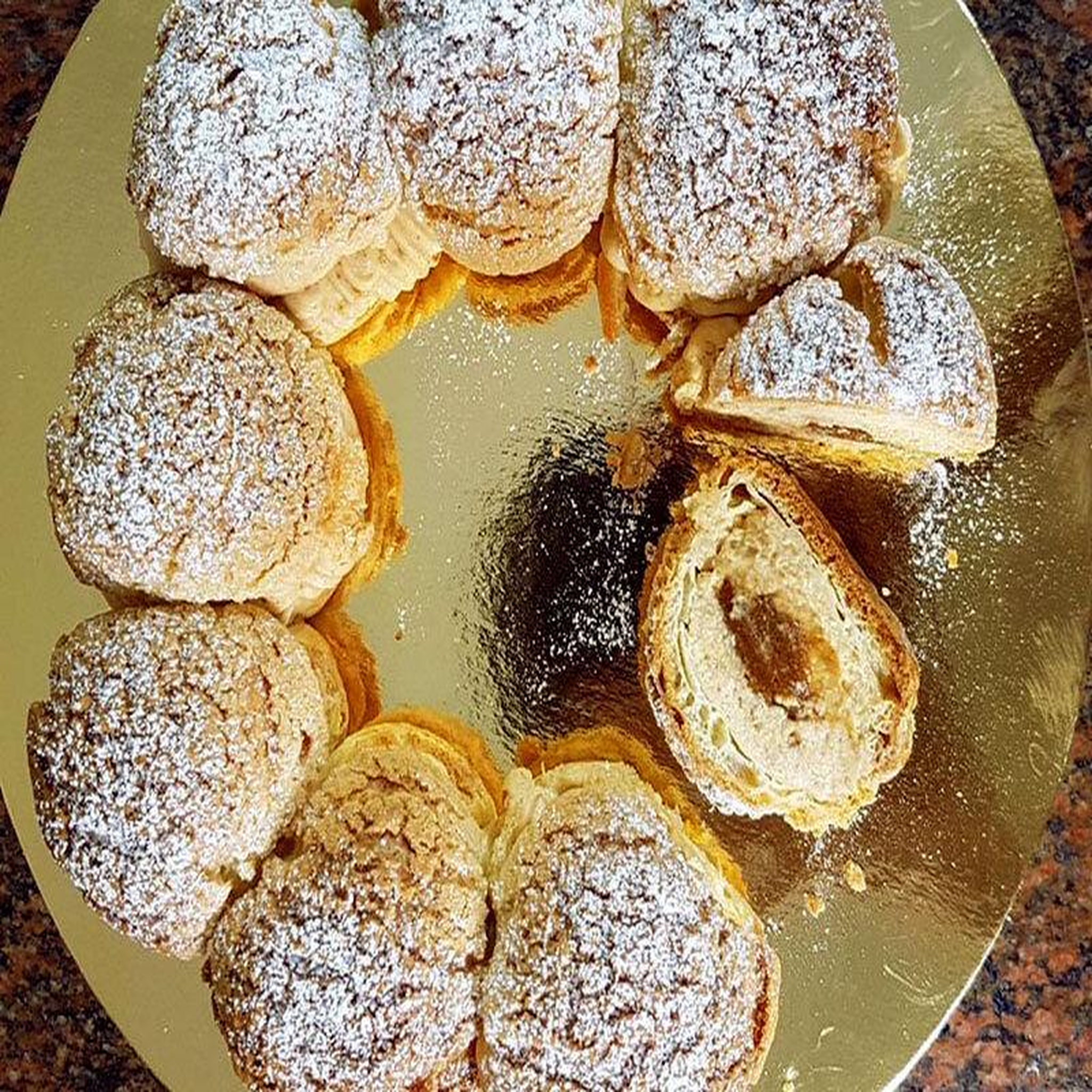 Voir la diapositive 3 : Smartbox Atelier pâtisserie en ligne : apprendre à faire des choux et des éclairs - coffret cadeau gastronomie