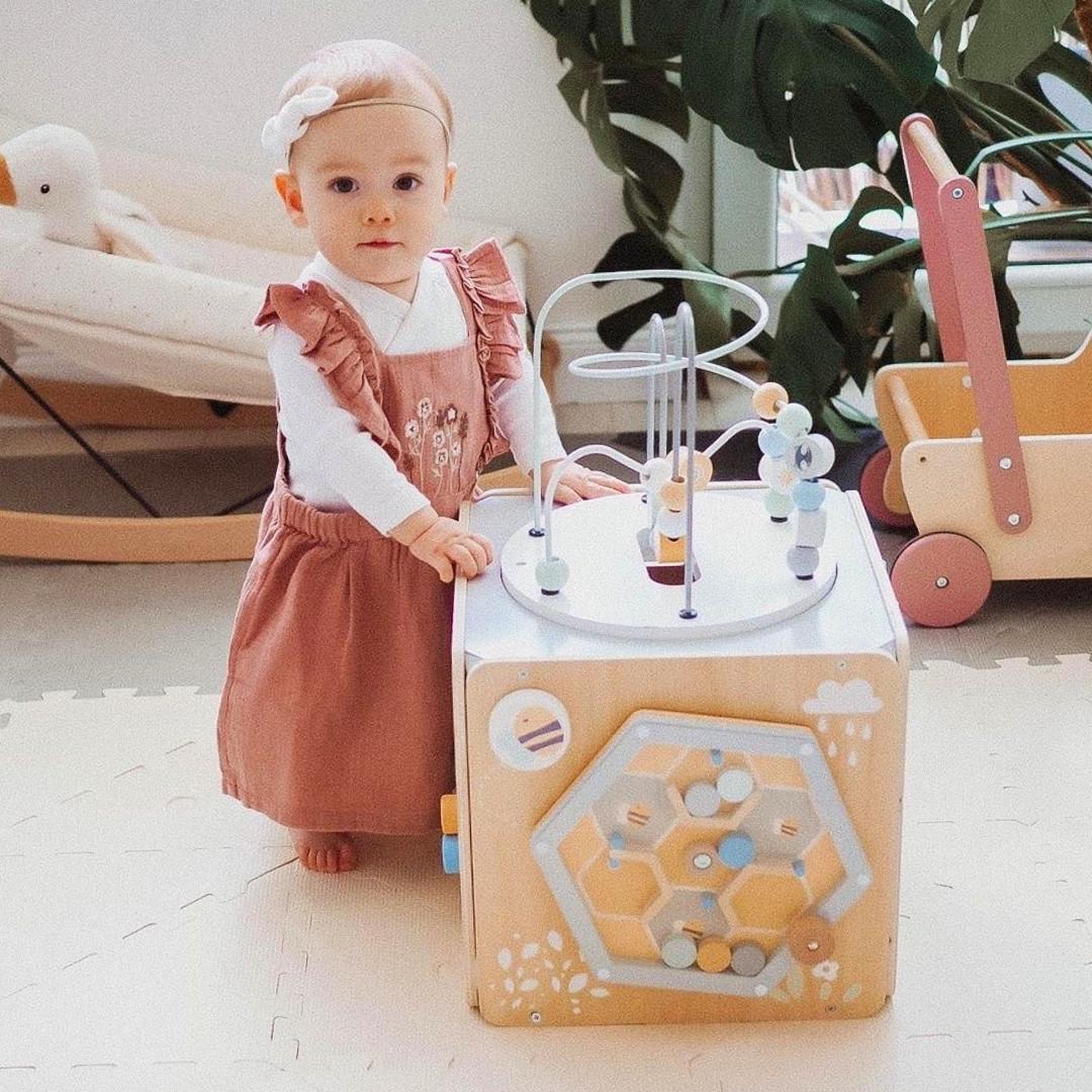 Voir la diapositive 2 : MAMABRUM Grand cube d'activités Montessori en bois avec boucle motrice