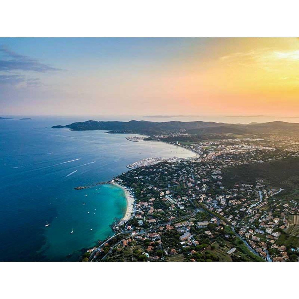 Smartbox Vol en hélicoptère de 30 min au-dessus de Hyères et ses environs - Coffret Cadeau Sport & Aventure