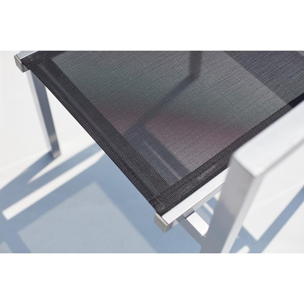 CONCEPT USINE Table de jardin et 8 fauteuils aluminium et toile PVC gris SALERNE